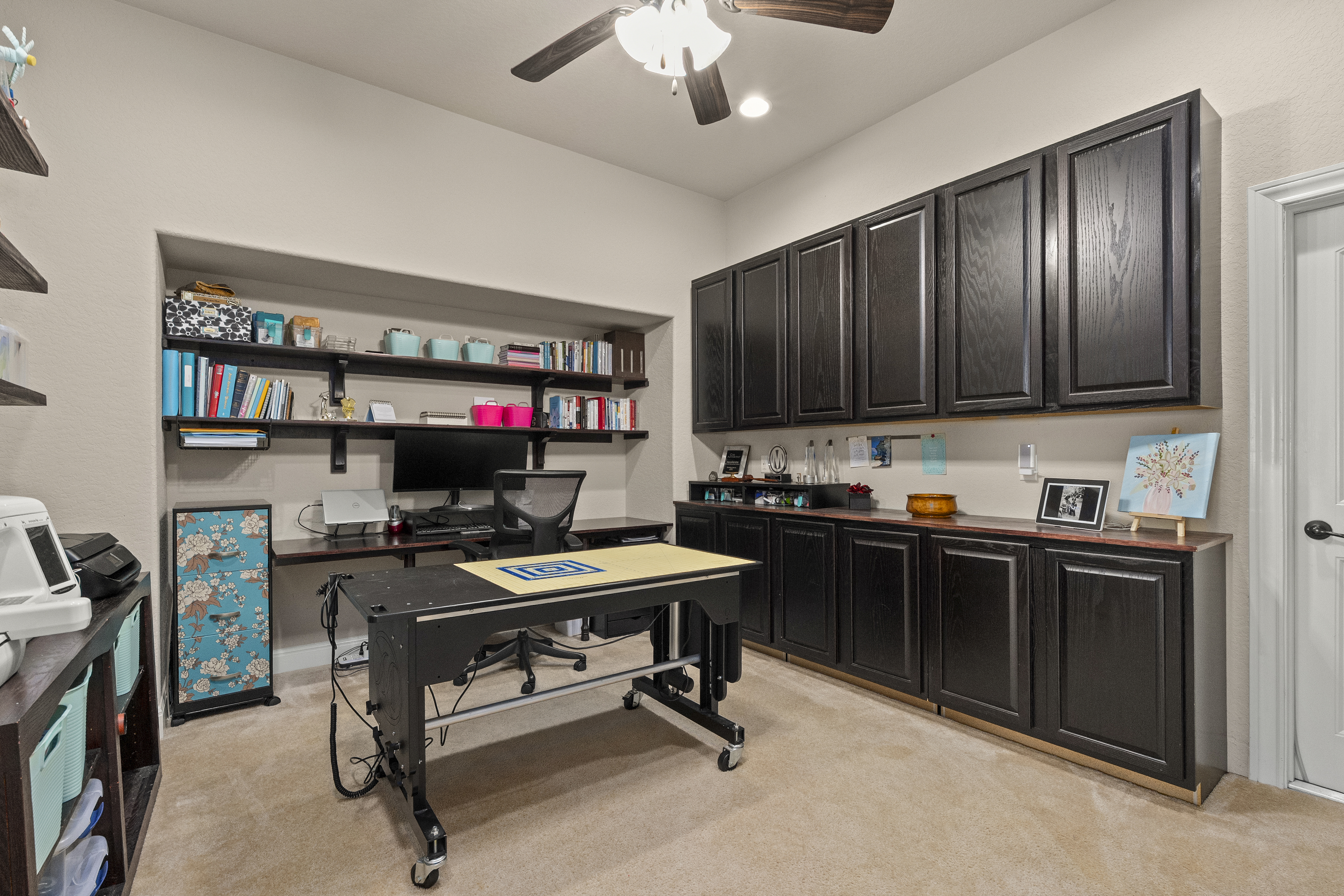  Thoughtfully Designed with Exceptional Floor Plan - 物件實景