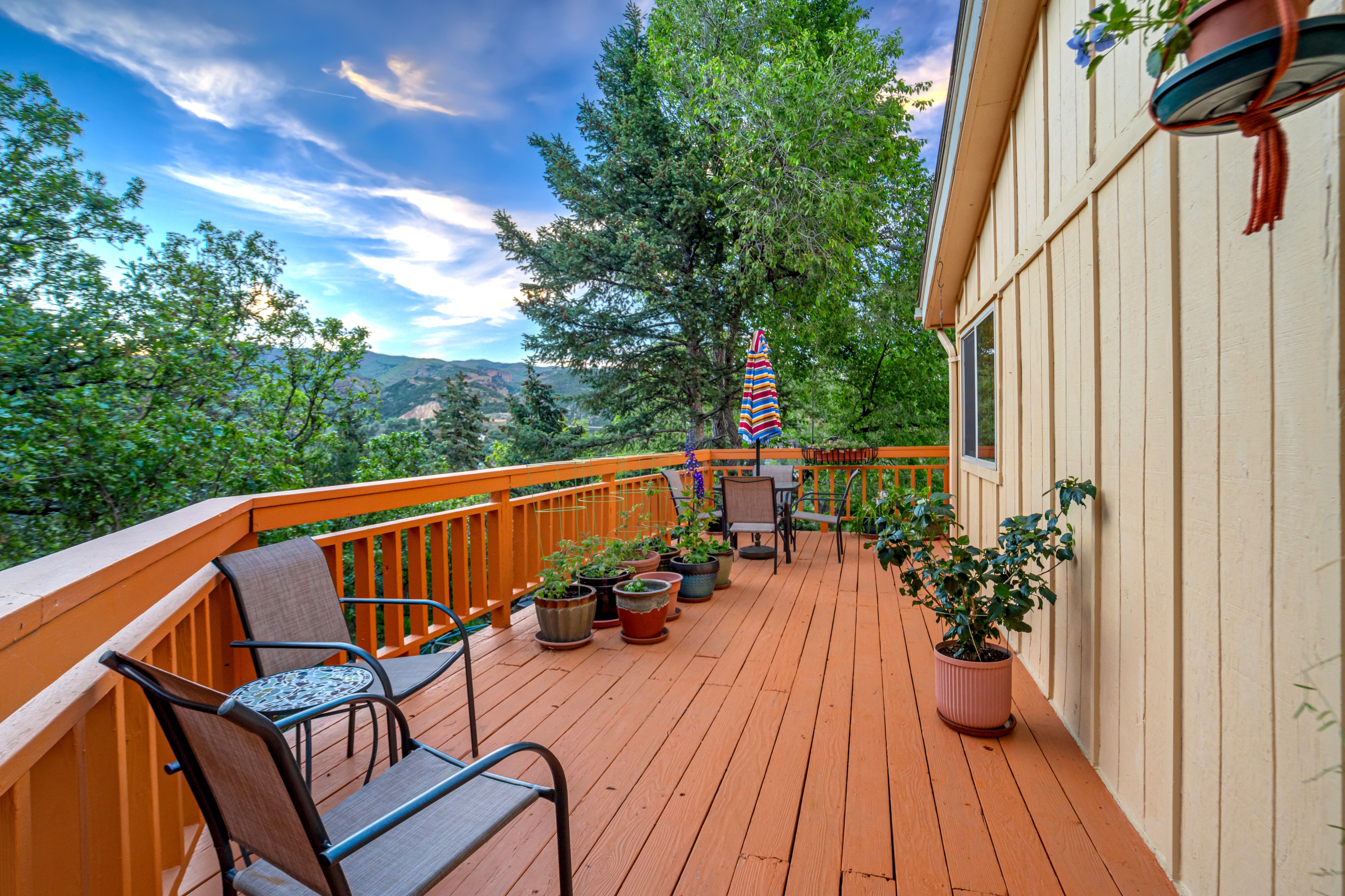  Extraordinary Mountain Retreat Perched Above the Heart of Manitou Springs - 物件實景