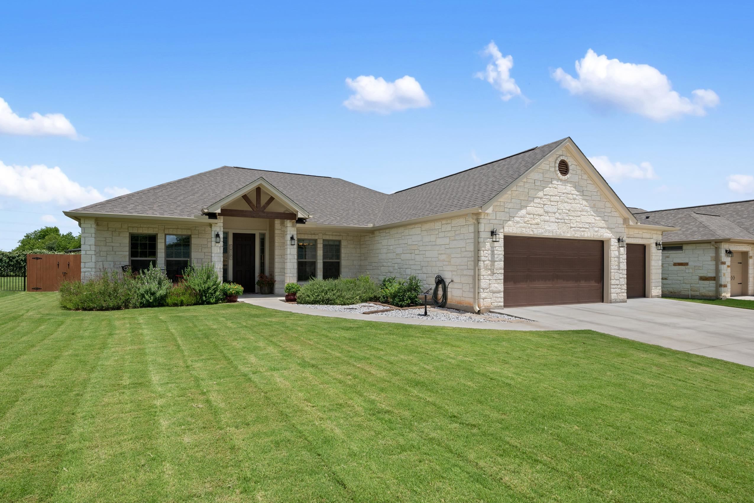 Meadowlakes, Texas, 78654, United States, 3 Bedrooms Bedrooms, ,3 BathroomsBathrooms,Residential,For Sale,1874782