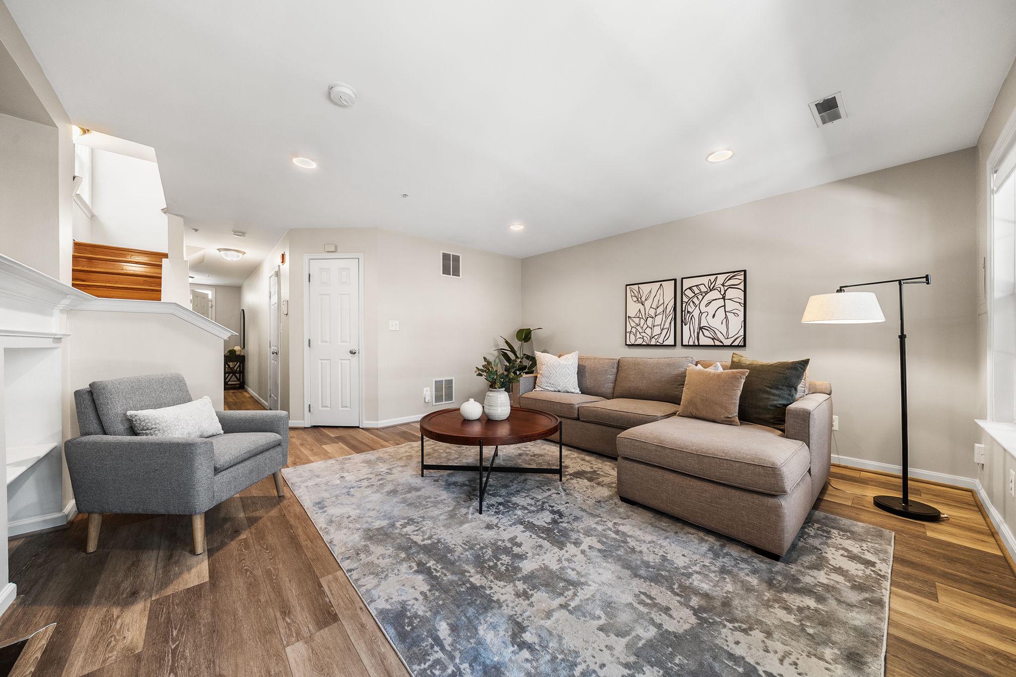  349 Livermore Lane, Alexandria, VA, 22304 - 物件實景