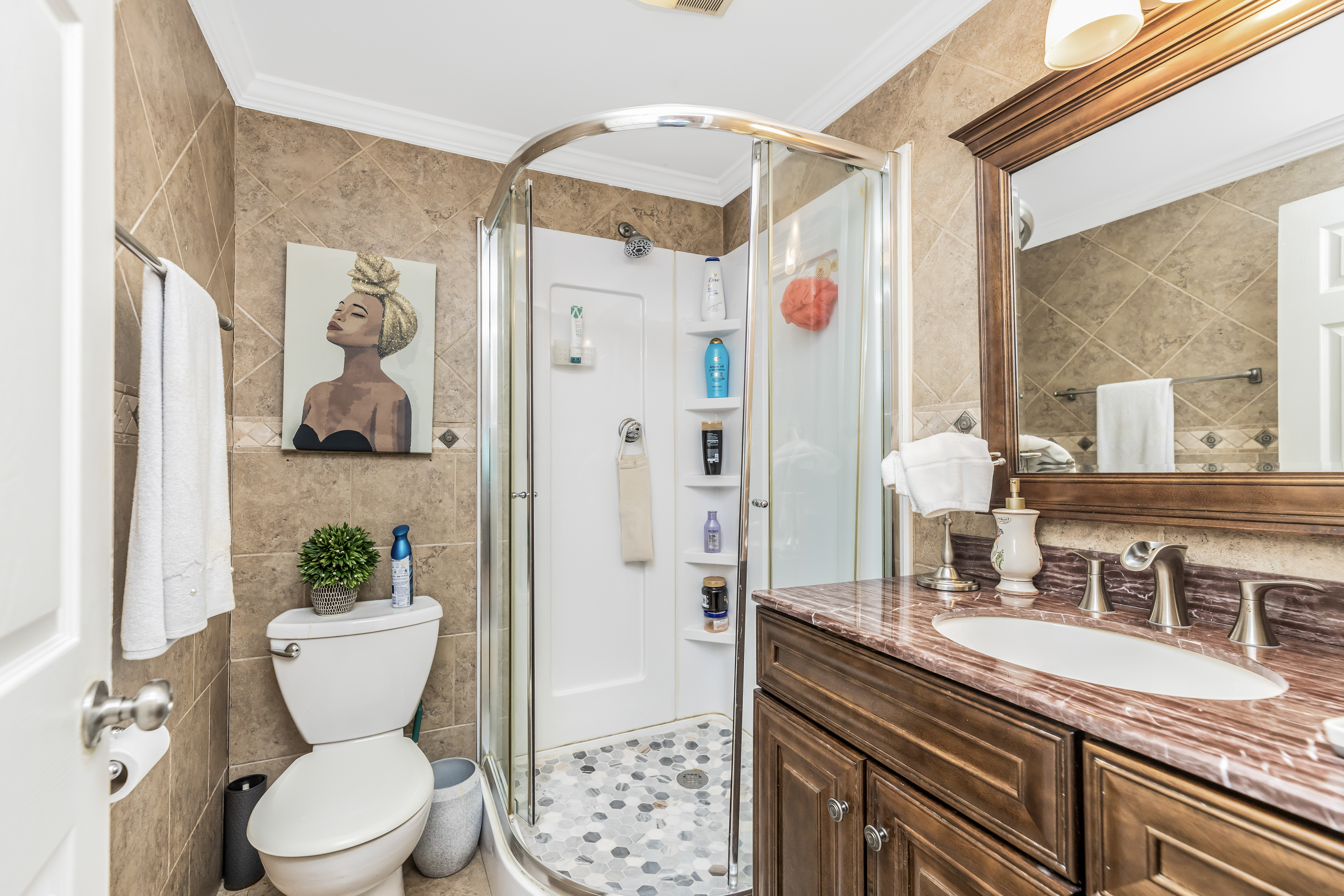 Yonkers, New York, 10703, United States, 4 Bedrooms Bedrooms, ,2 BathroomsBathrooms,Residential,For Sale,1825129