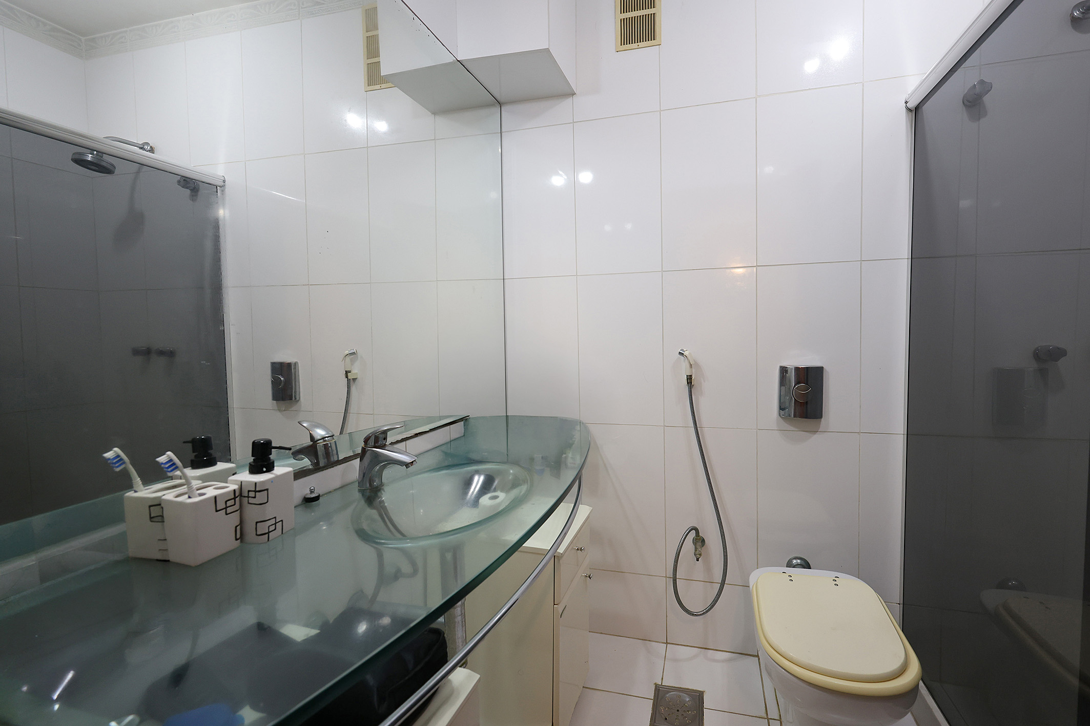  150 sqm apartment with side ocean views on Leblon’s beach block - 物件實景