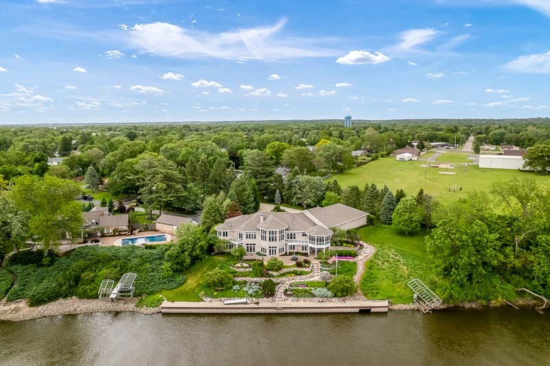 Machesney Park, Illinois, 61115, United States, 4 Bedrooms Bedrooms, ,5 BathroomsBathrooms,Residential,For Sale,2048172