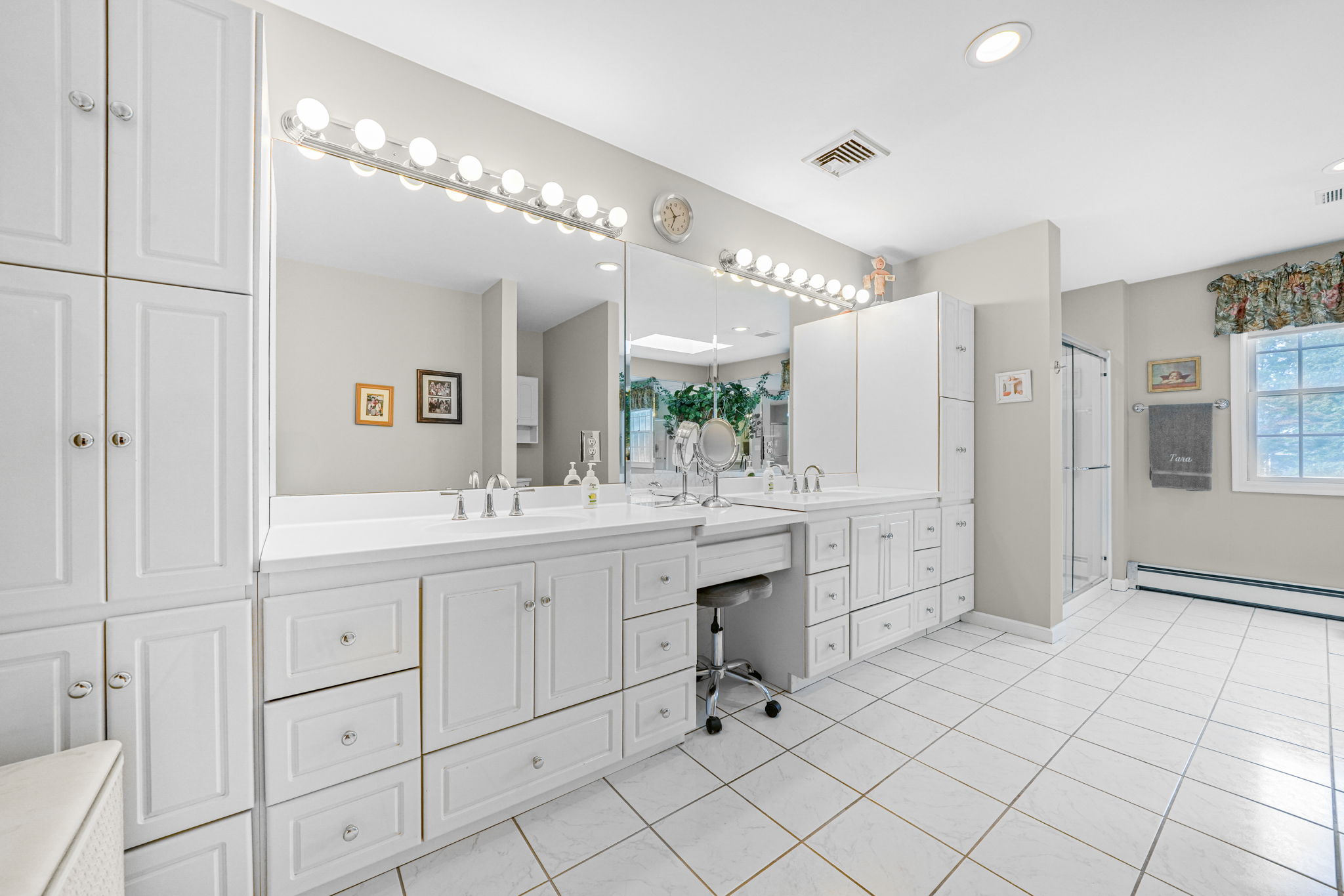 Montville, New Jersey, 07045, United States, 4 Bedrooms Bedrooms, ,3 BathroomsBathrooms,Residential,For Sale,1978325