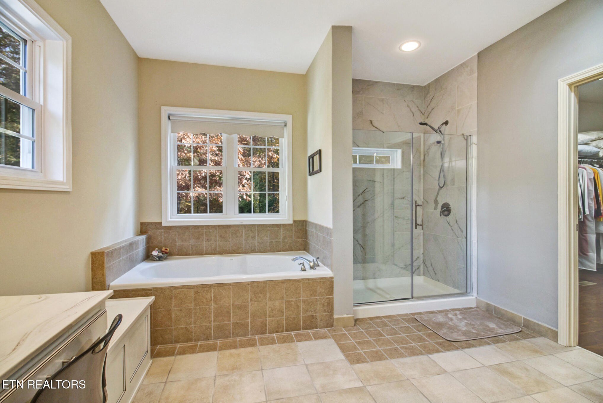 Crossville, Tennessee, 38558, United States, 3 Bedrooms Bedrooms, ,4 BathroomsBathrooms,Residential,For Sale,1930230