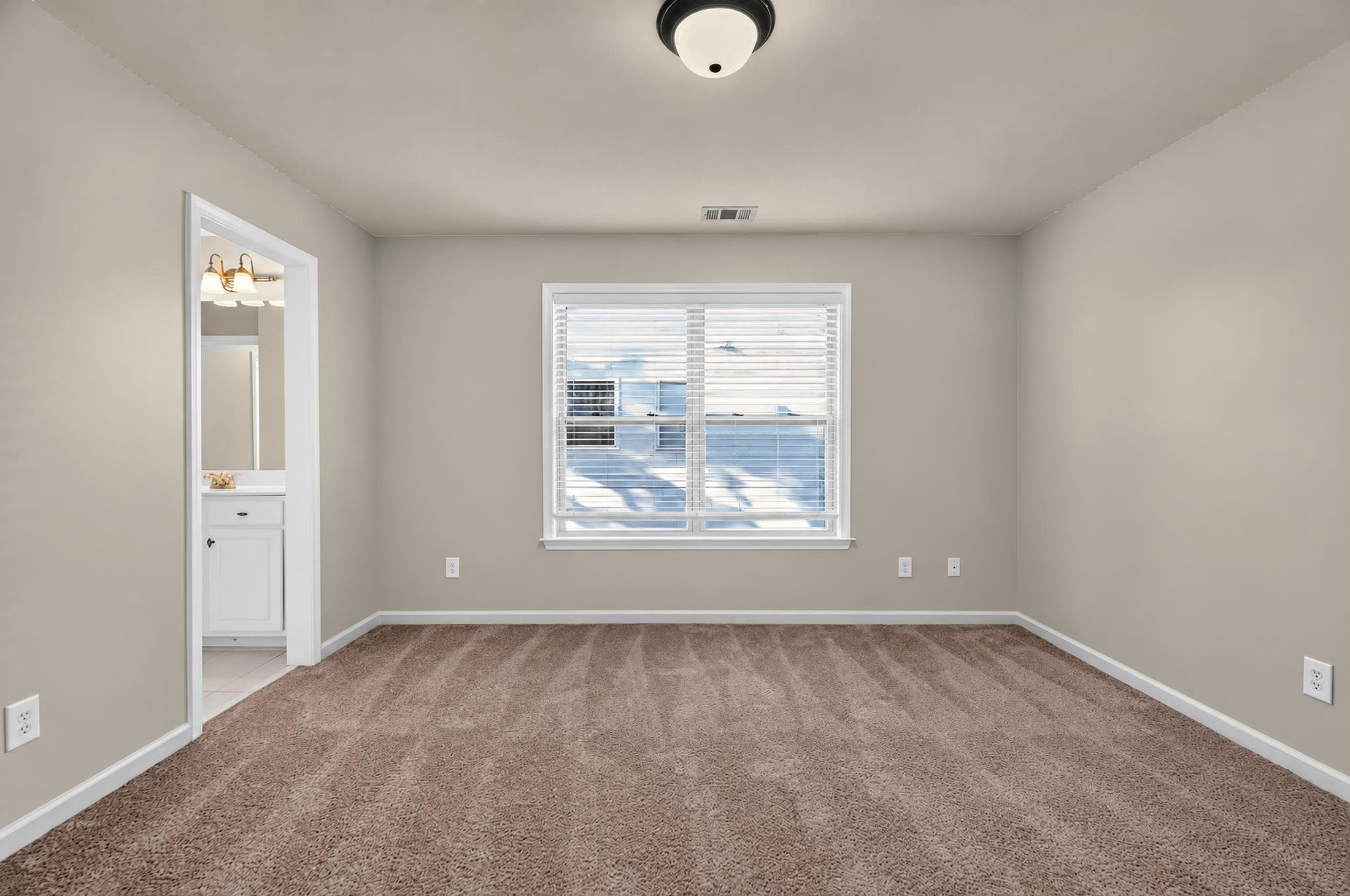  Recently Refreshed and Move-in Ready - 物件實景