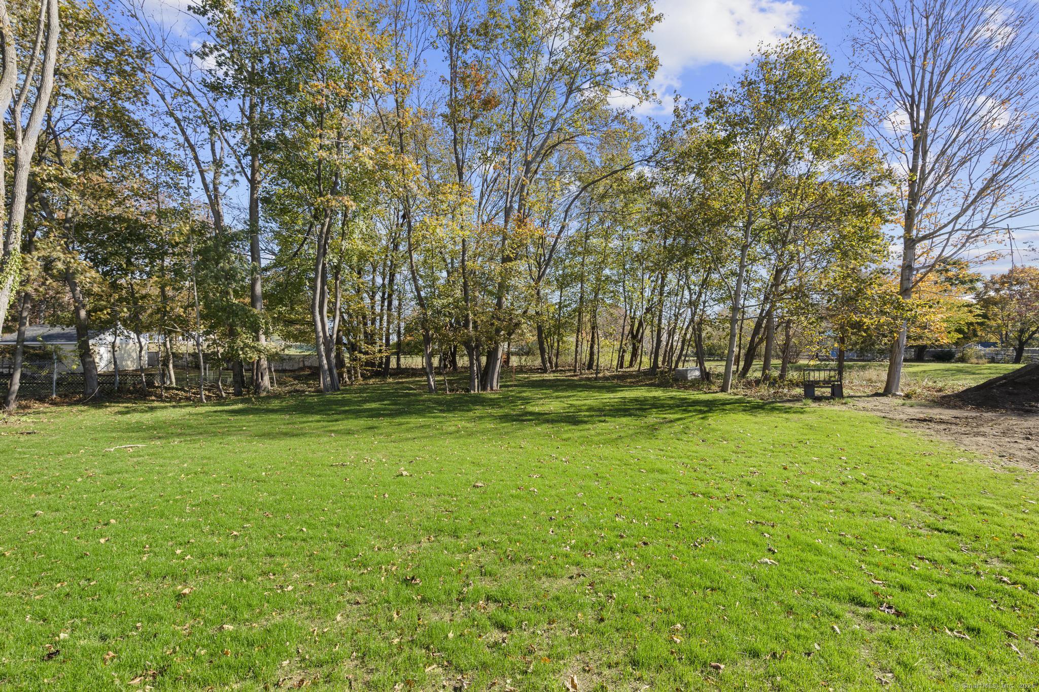 Milford, Connecticut, 06460, United States, 4 Bedrooms Bedrooms, ,4 BathroomsBathrooms,Residential,For Sale,1987652