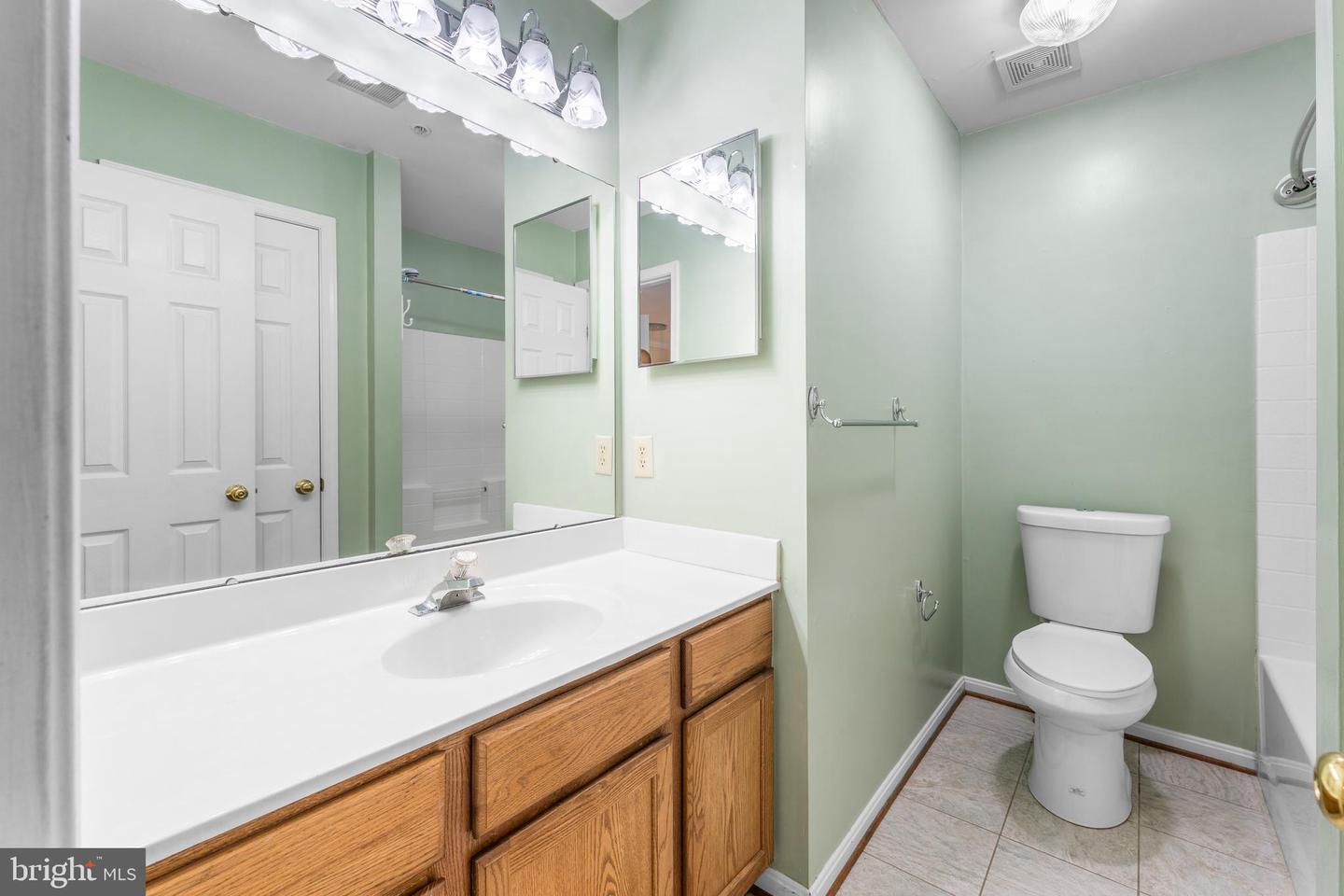 Clinton, Maryland, 20735, United States, 5 Bedrooms Bedrooms, ,5 BathroomsBathrooms,Residential,For Sale,1907711