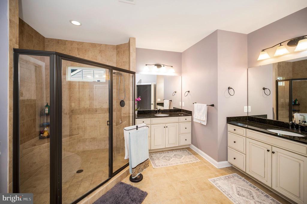 Woodbridge, Virginia, 22193, United States, 6 Bedrooms Bedrooms, ,6 BathroomsBathrooms,Residential,For Sale,1919107
