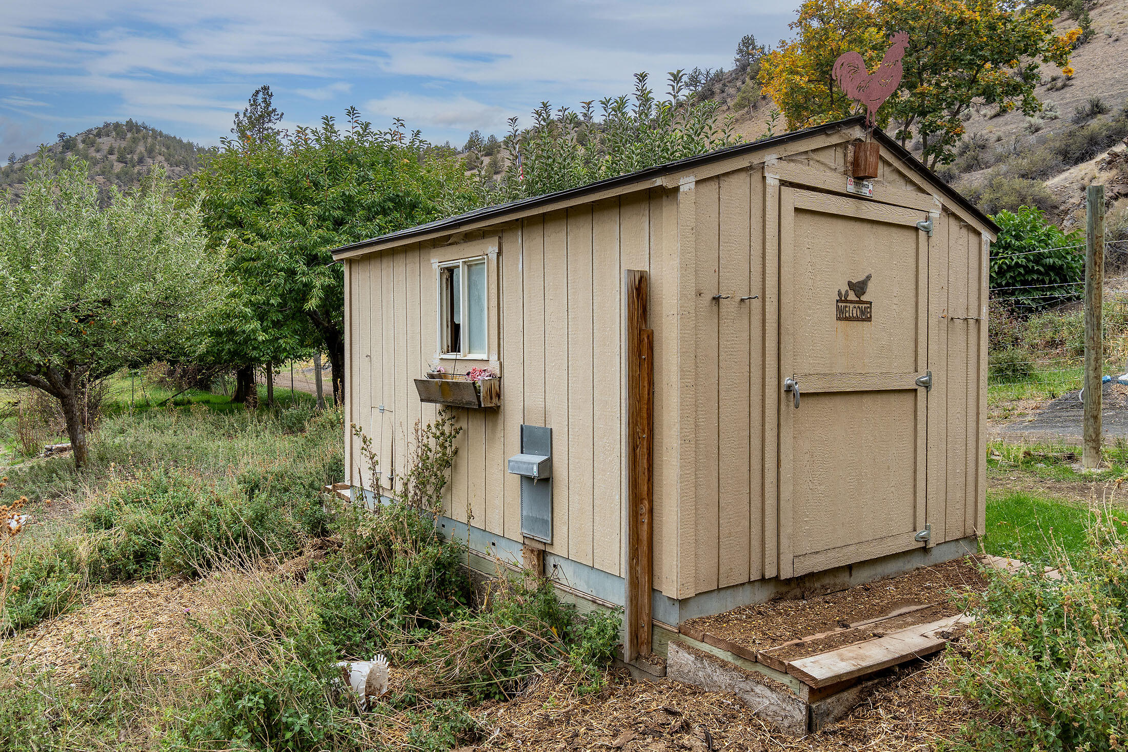 Mitchell, Oregon, 97750, United States, 3 Bedrooms Bedrooms, ,2 BathroomsBathrooms,Residential,For Sale,1965527