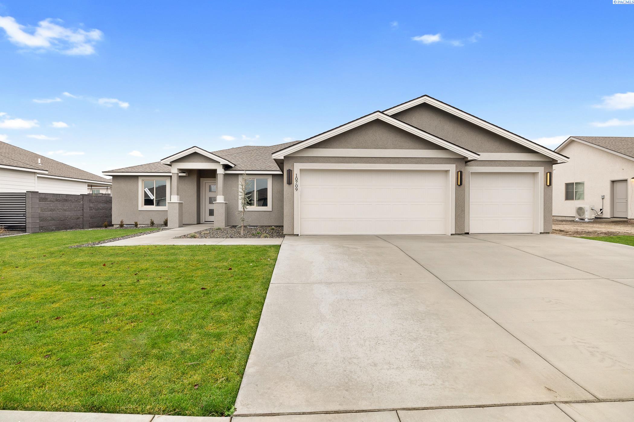 Pasco, Washington, 99301, United States, 4 Bedrooms Bedrooms, ,1 BathroomBathrooms,Residential,For Sale,1874983