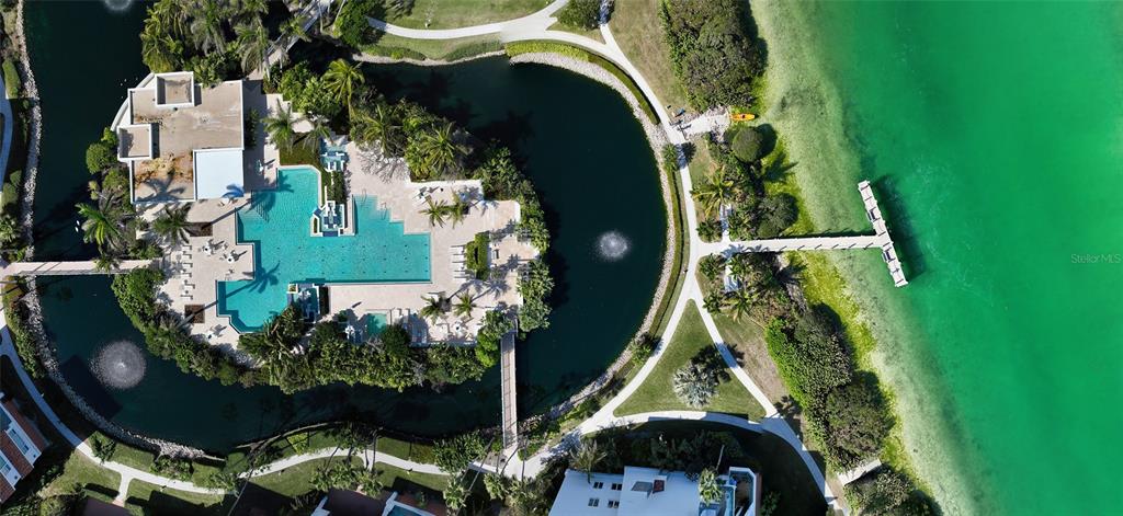 Longboat Key, Florida, 34228, United States, 2 Bedrooms Bedrooms, ,3 BathroomsBathrooms,Residential,For Sale,1989071