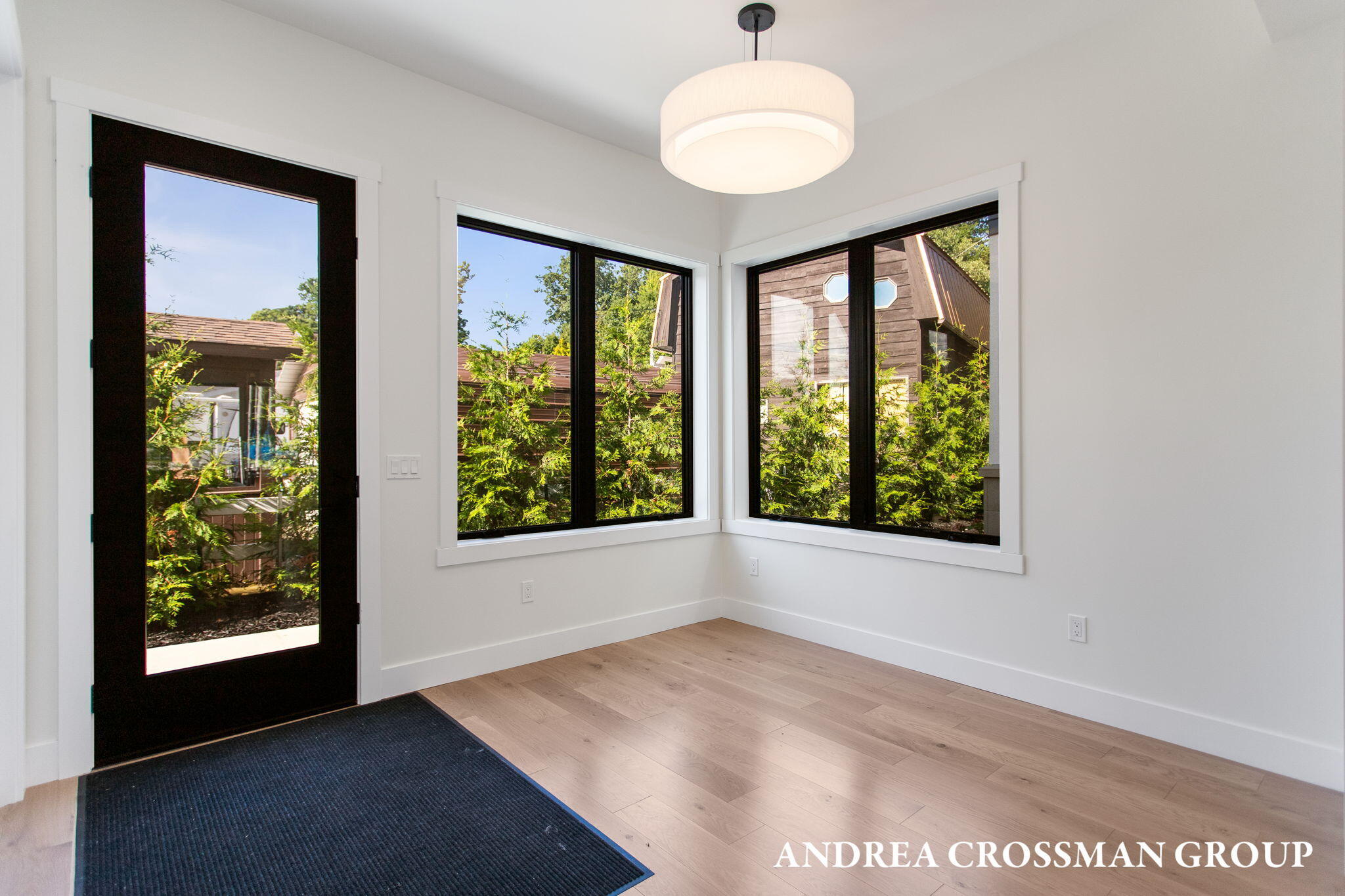 South Haven, Michigan, 49090, United States, 3 Bedrooms Bedrooms, ,3 BathroomsBathrooms,Residential,For Sale,1987512