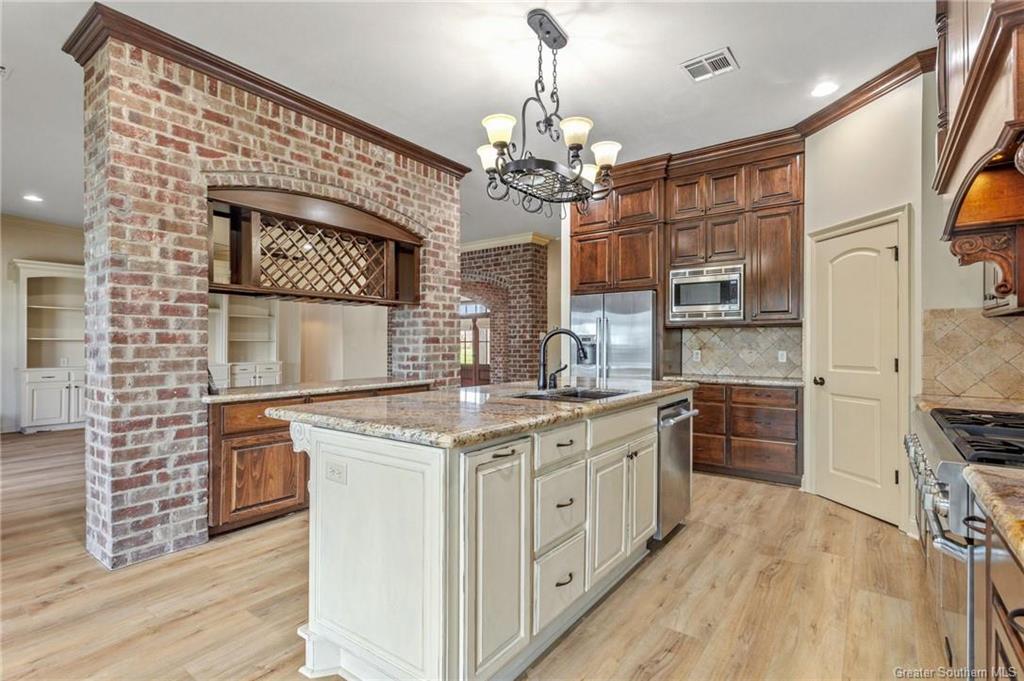 Lake Charles, Louisiana, 70605, United States, 4 Bedrooms Bedrooms, ,4 BathroomsBathrooms,Residential,For Sale,1976611