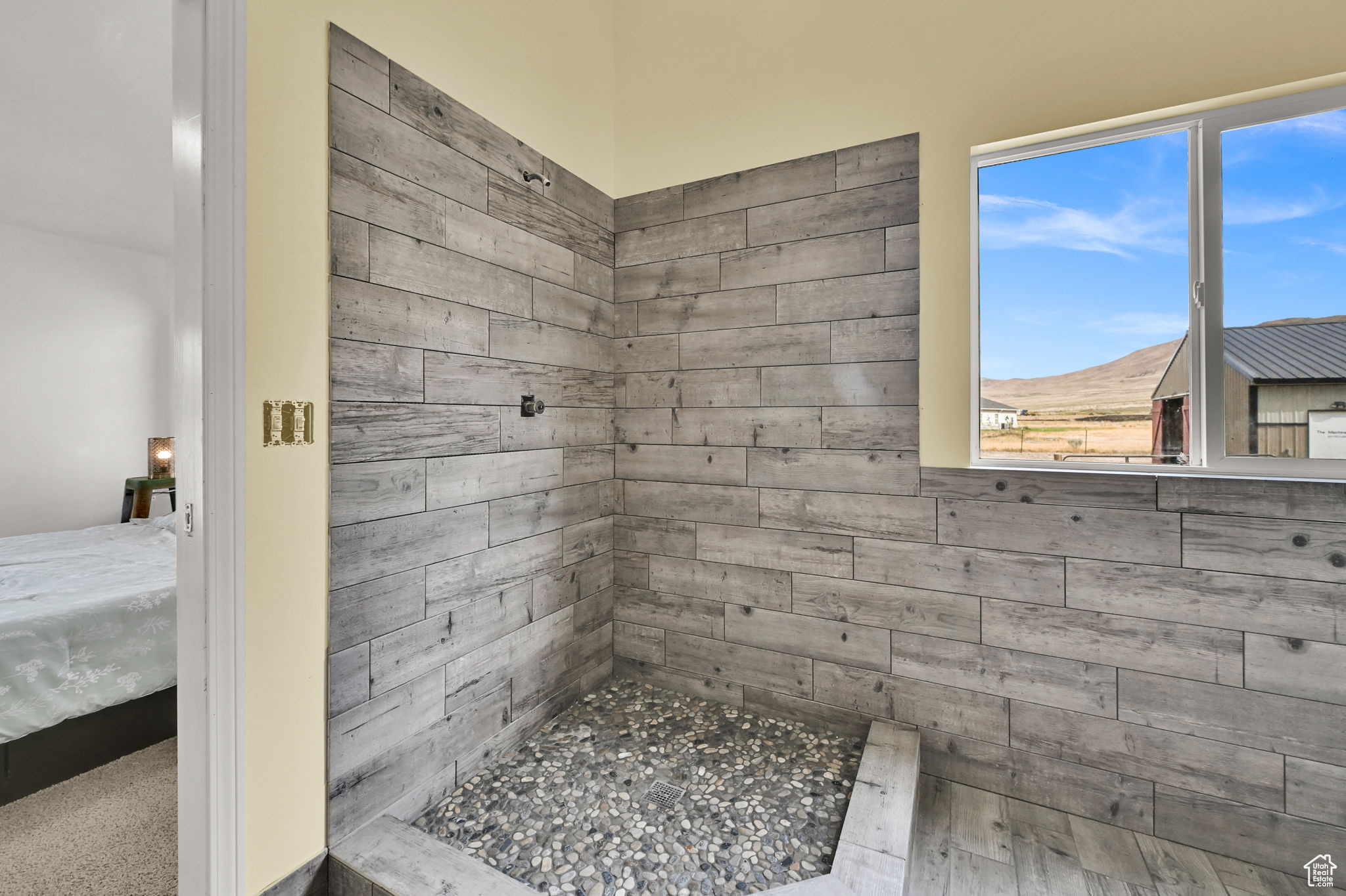 Tremonton, Utah, 84337, United States, 4 Bedrooms Bedrooms, ,3 BathroomsBathrooms,Residential,For Sale,1924806