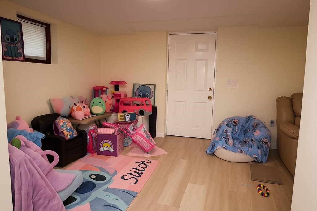 Revere, Massachusetts, 02151, United States, 5 Bedrooms Bedrooms, ,3 BathroomsBathrooms,Residential,For Sale,1931242