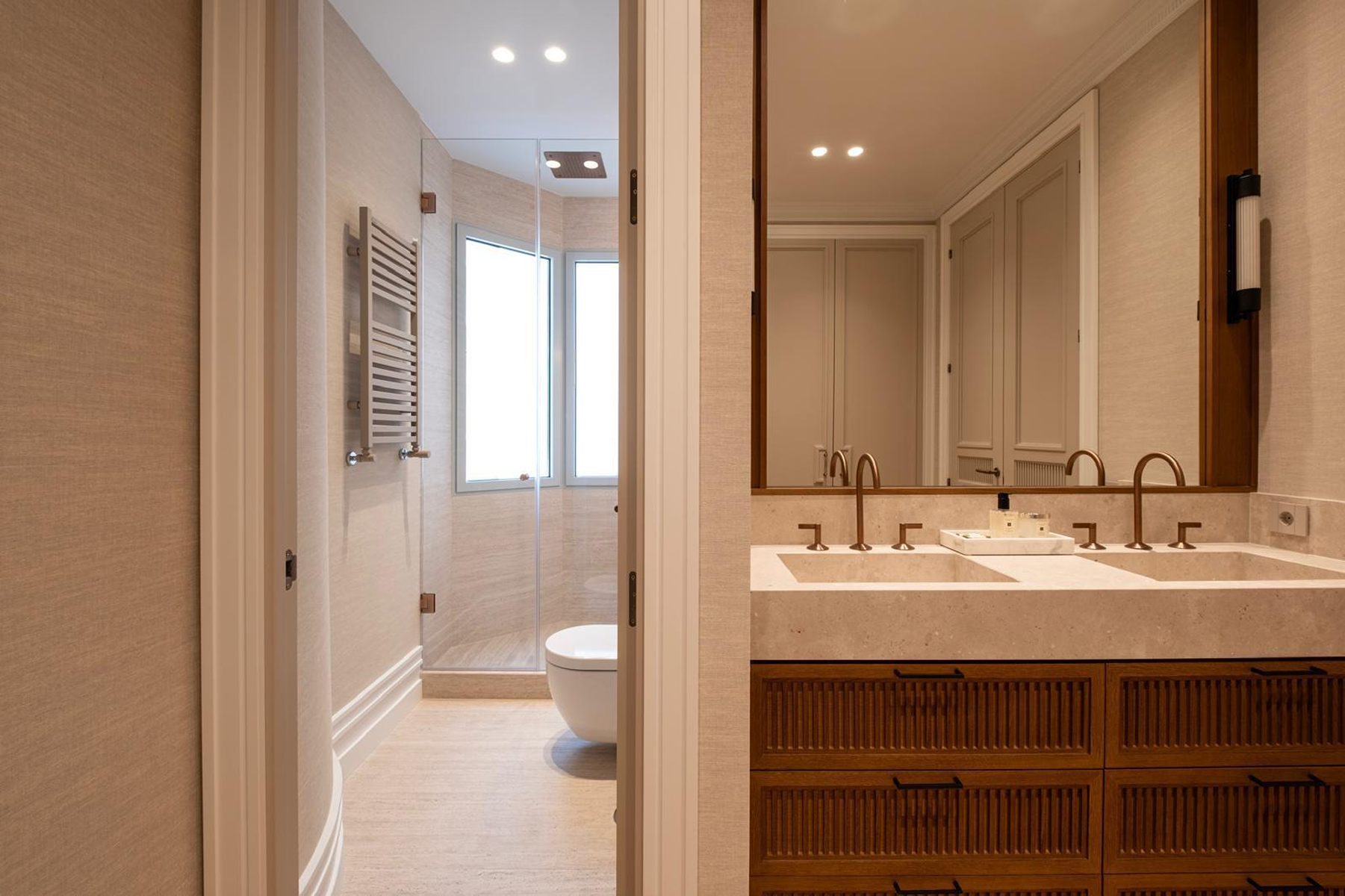  Renovated home near Retiro in classic building with two garages - 物件實景