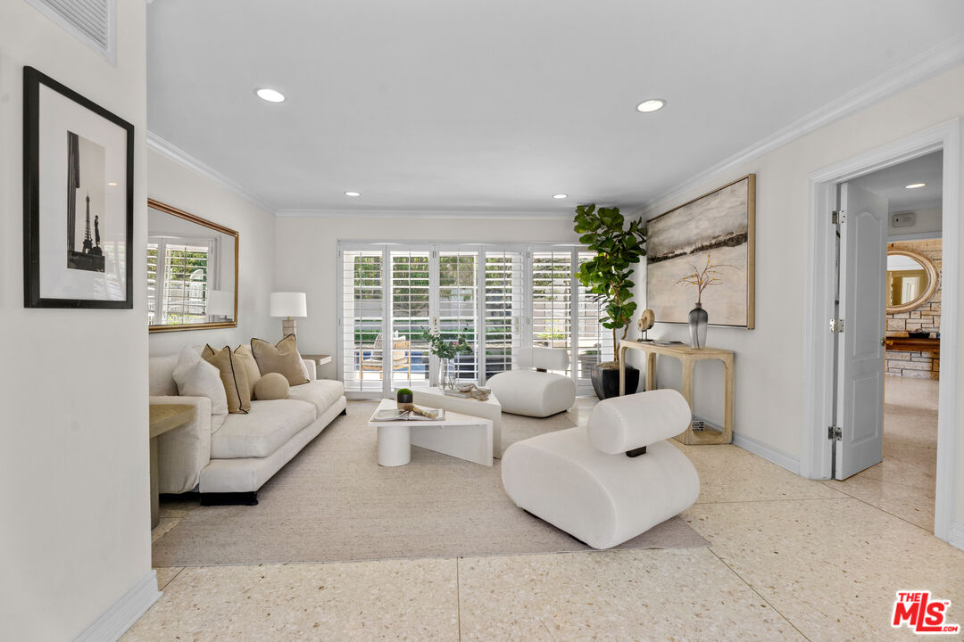 Los Angeles, California, 90077, United States, 4 Bedrooms Bedrooms, ,5 BathroomsBathrooms,Residential,For Sale,1862324