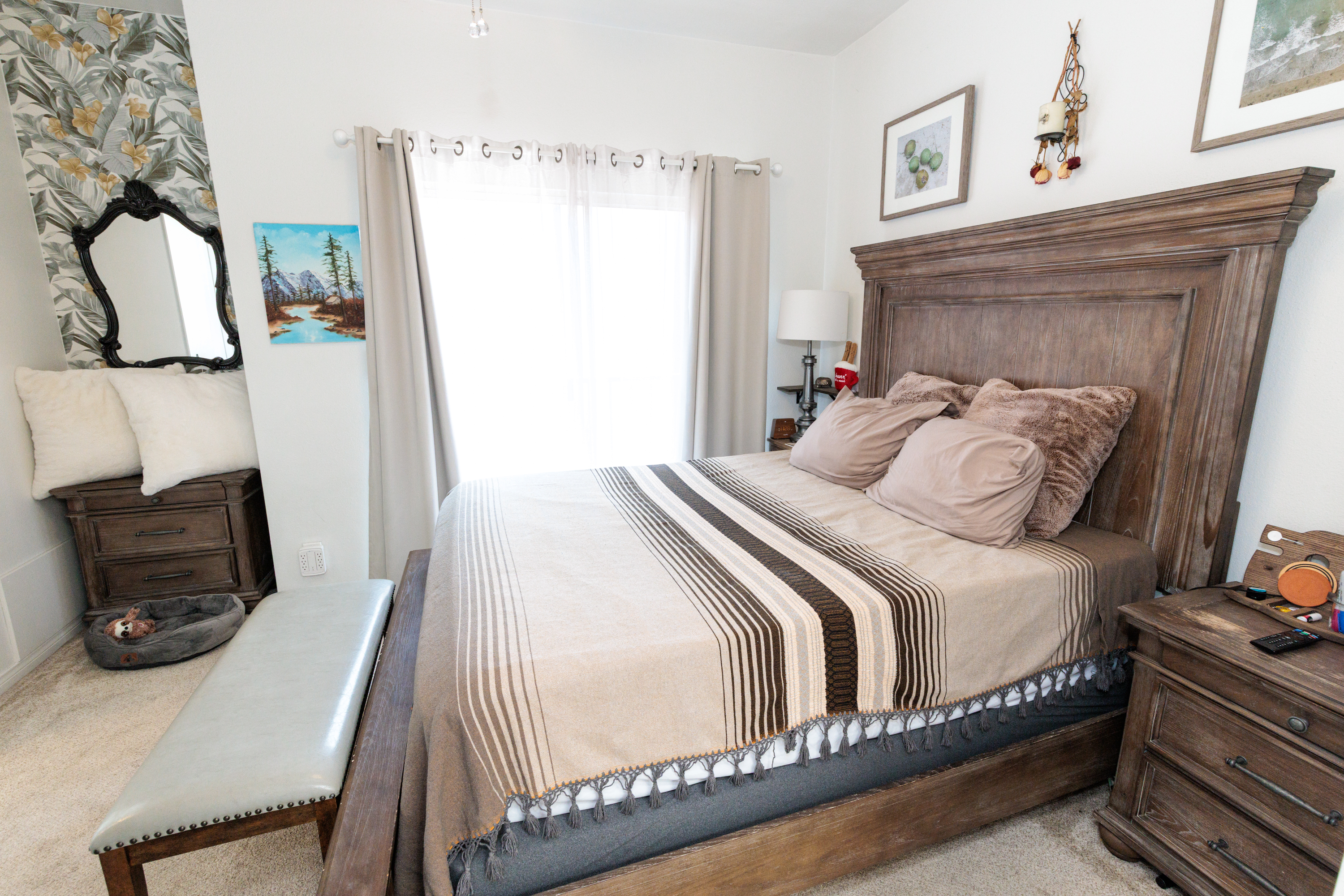 Los Angeles, California, 90068, United States, 2 Bedrooms Bedrooms, ,2 BathroomsBathrooms,Residential,For Sale,1977140