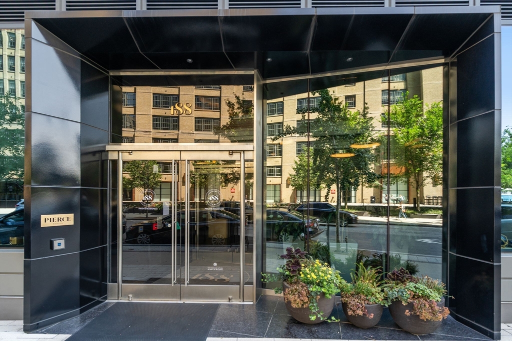 Boston, Massachusetts, 02215, United States, 1 Bedroom Bedrooms, ,1 BathroomBathrooms,Residential,For Sale,1938764