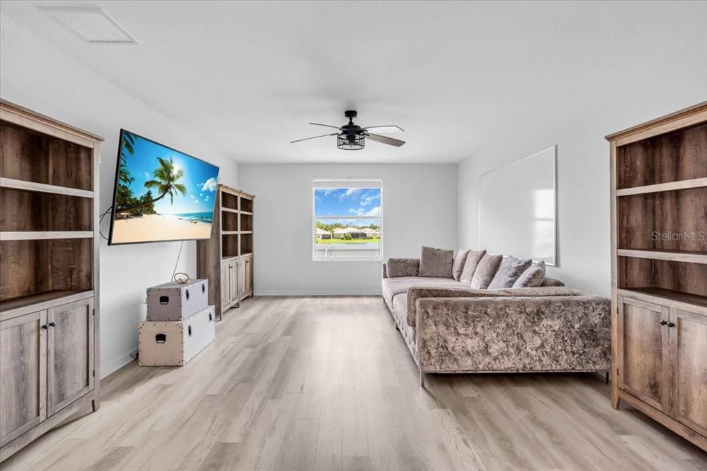Venice, Florida, 34292, United States, 5 Bedrooms Bedrooms, ,3 BathroomsBathrooms,Residential,For Sale,1874591