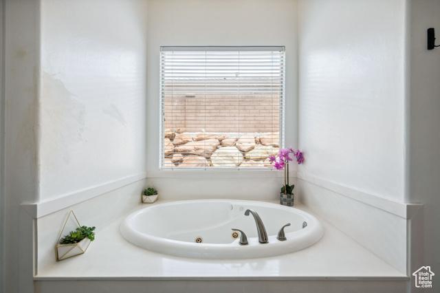 St. George, Utah, 84790, United States, 6 Bedrooms Bedrooms, ,5 BathroomsBathrooms,Residential,For Sale,1922816