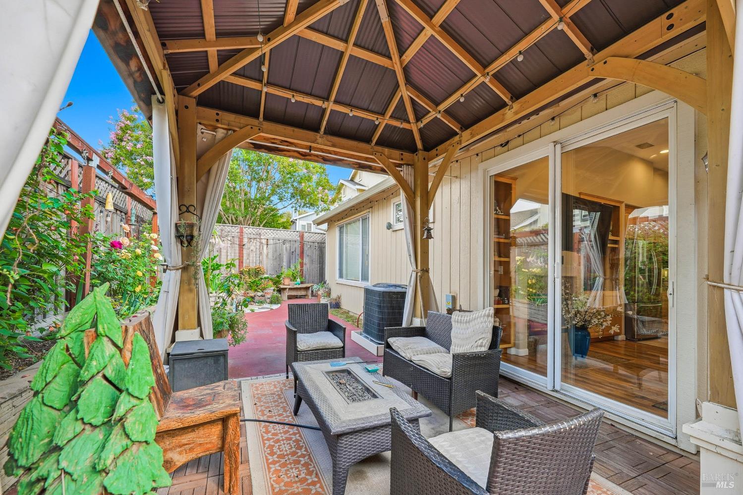 Santa Rosa, California, 95404, United States, 3 Bedrooms Bedrooms, ,2 BathroomsBathrooms,Residential,For Sale,1982129