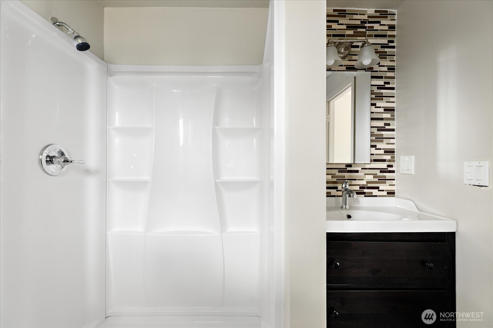 Oak Harbor, Washington, 98277, United States, 3 Bedrooms Bedrooms, ,2 BathroomsBathrooms,Residential,For Sale,1996156