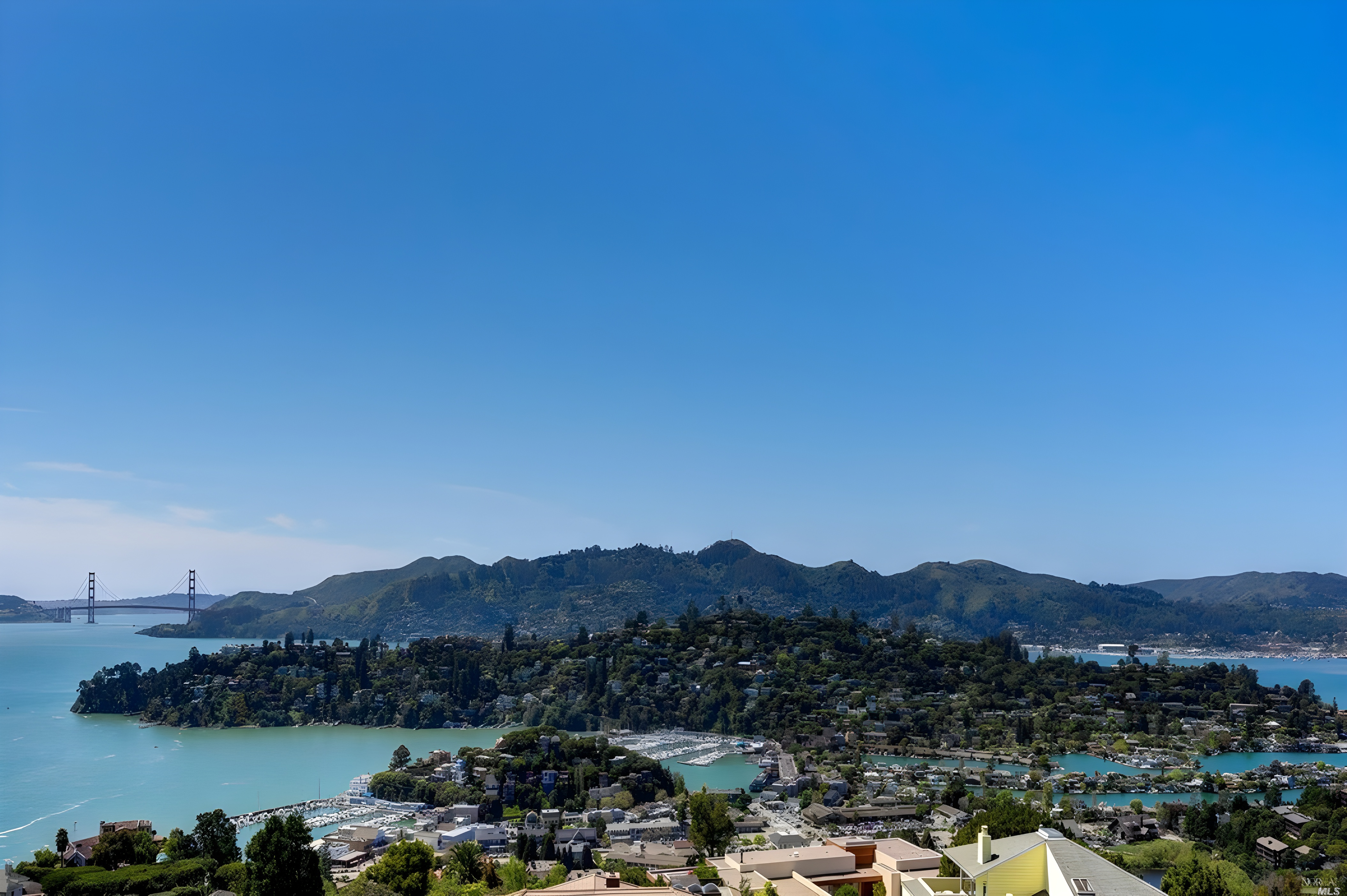  East Coast-Inspired Estate with Sweeping City, Bridge and Mount Tam Views - 物件實景