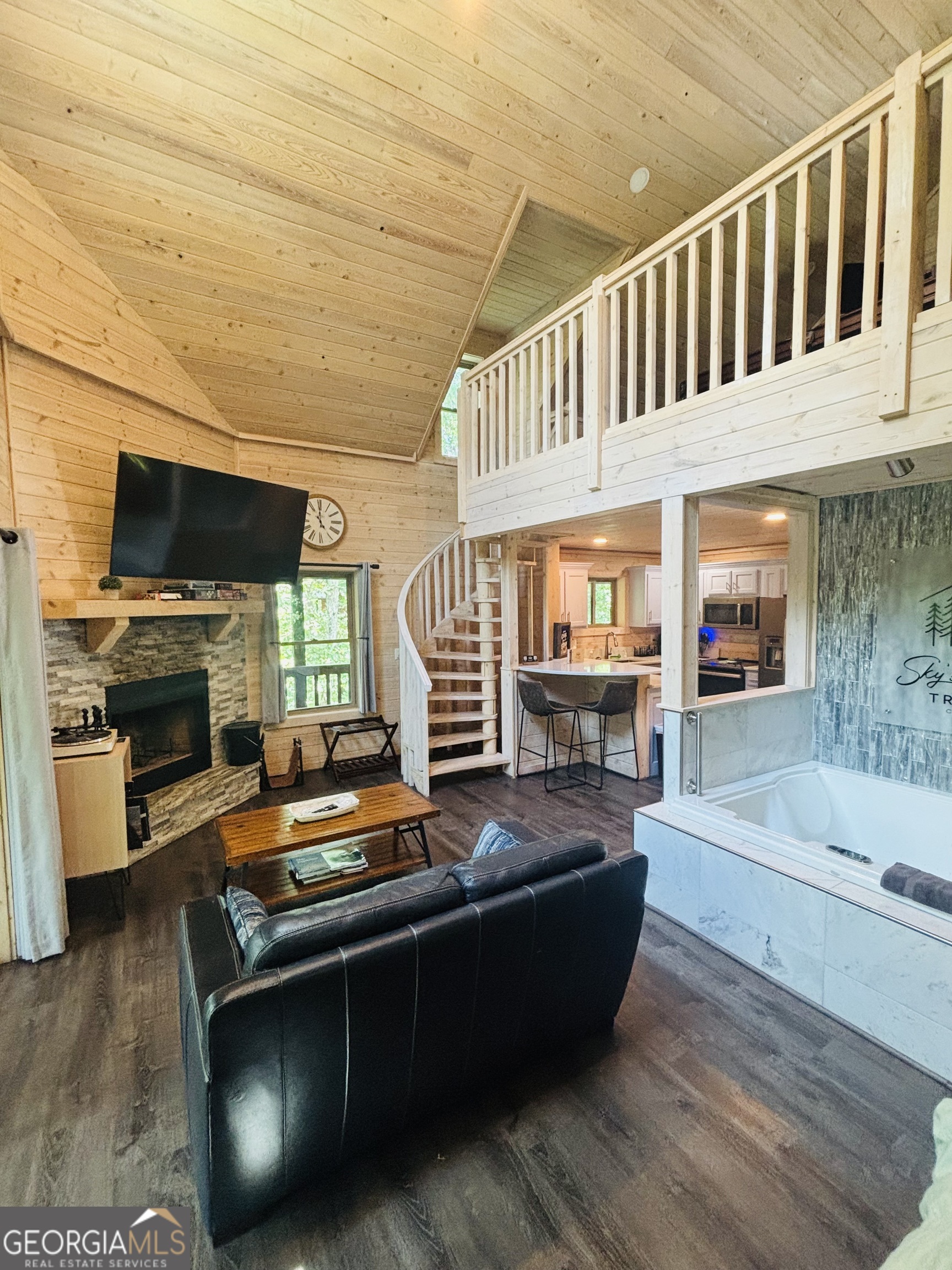 Cleveland, Georgia, 30528, United States, 1 Bedroom Bedrooms, ,1 BathroomBathrooms,Residential,For Sale,1864769