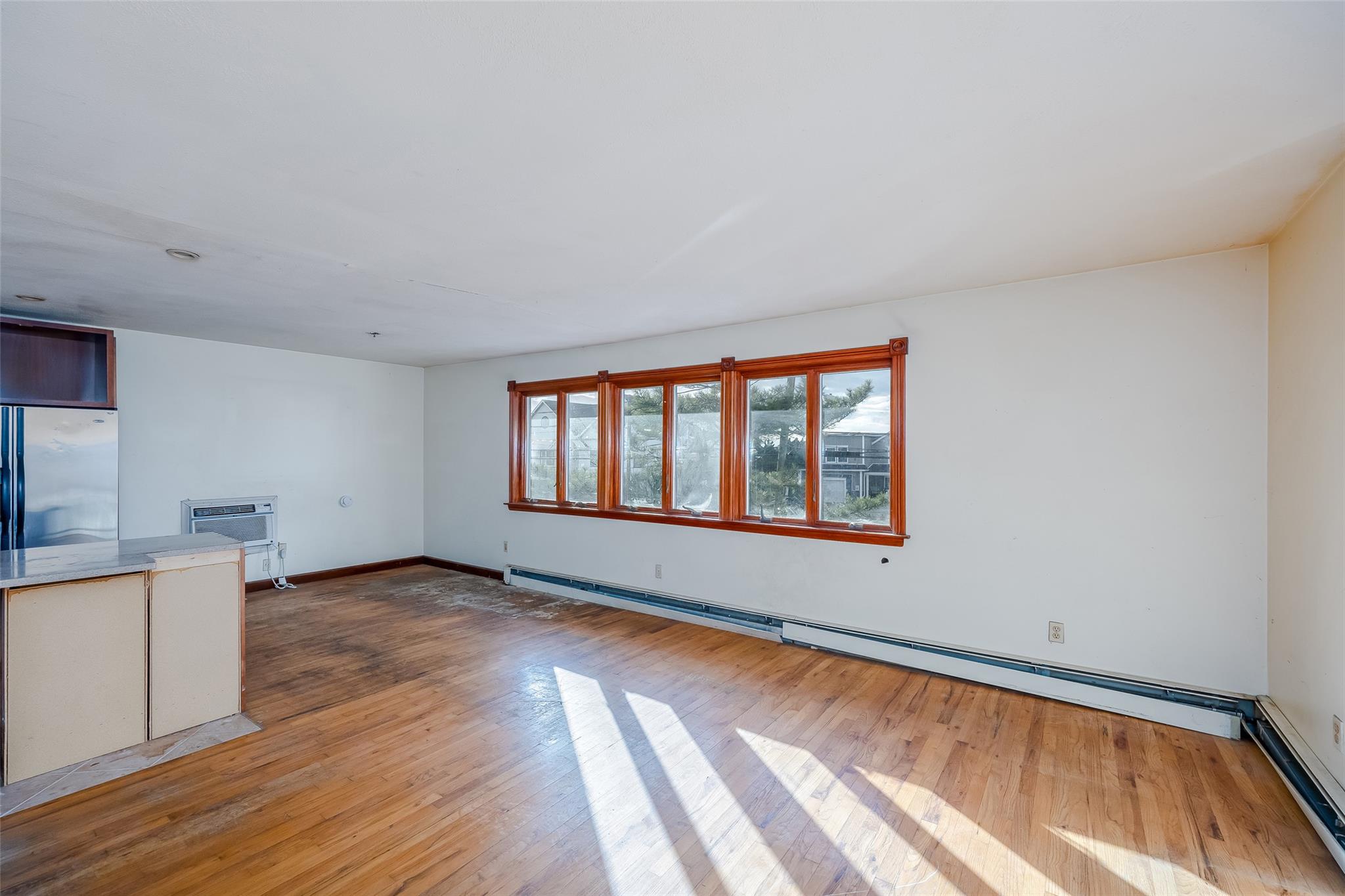 Freeport, New York, 11520, United States, 4 Bedrooms Bedrooms, ,2 BathroomsBathrooms,Residential,For Sale,1893600