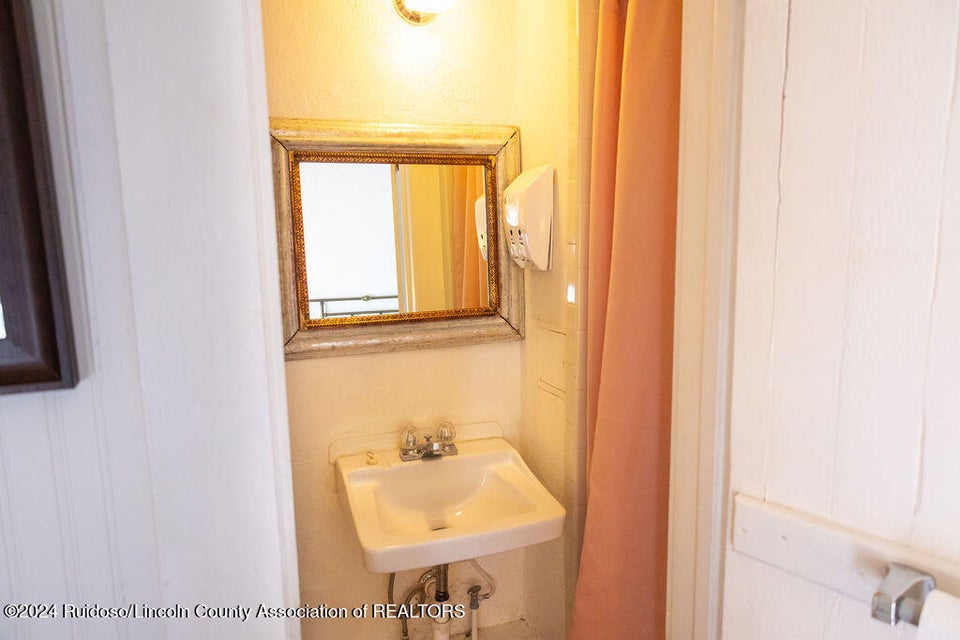 Lincoln, New Mexico, 88338, United States, 7 Bedrooms Bedrooms, ,9 BathroomsBathrooms,Residential,For Sale,1974977