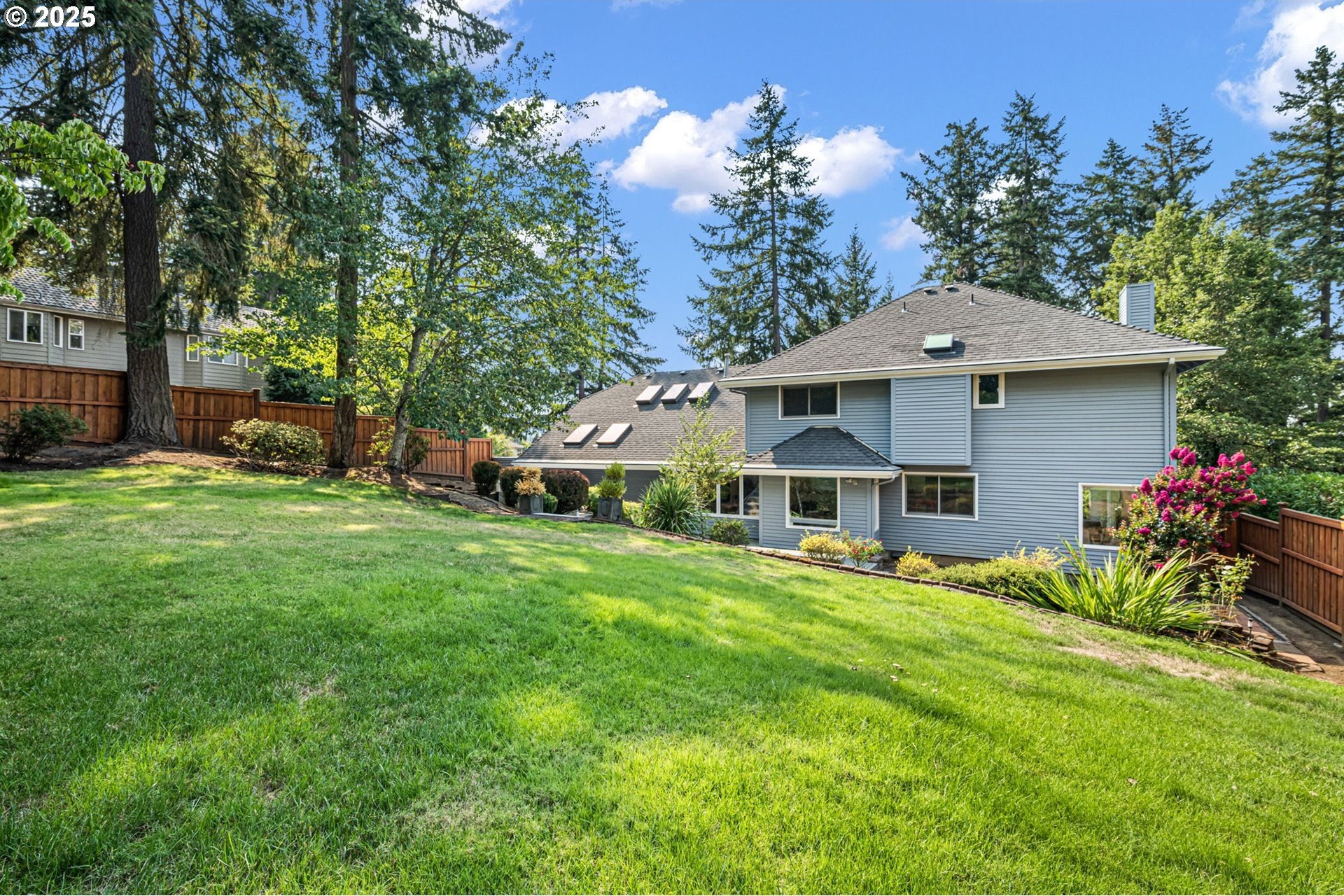 Eugene, Oregon, 97405, United States, 4 Bedrooms Bedrooms, ,3 BathroomsBathrooms,Residential,For Sale,1942174