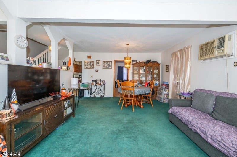 Haledon Boro, New Jersey, 07508, United States, 4 Bedrooms Bedrooms, ,3 BathroomsBathrooms,Residential,For Sale,1995412