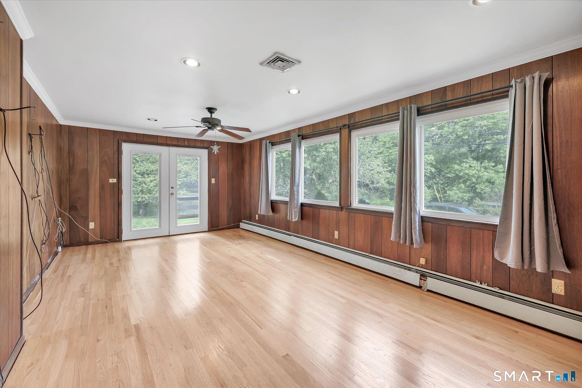 Trumbull, Connecticut, 06611, United States, 3 Bedrooms Bedrooms, ,2 BathroomsBathrooms,Residential,For Sale,2048685