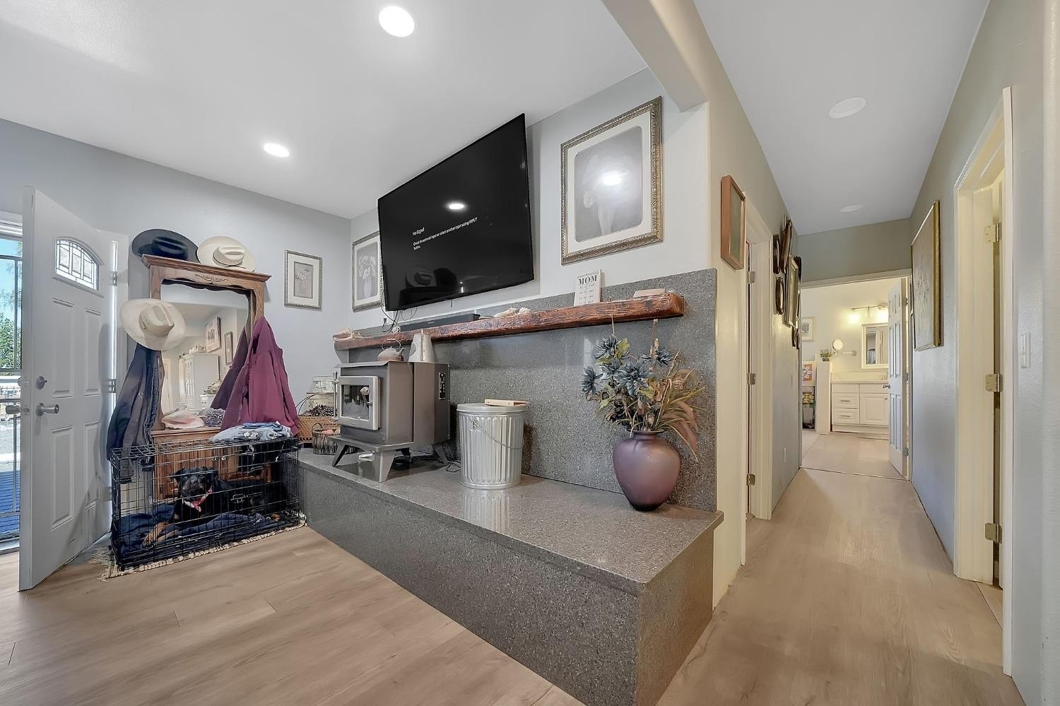 Burson, California, 95225, United States, 2 Bedrooms Bedrooms, ,2 BathroomsBathrooms,Residential,For Sale,1976966