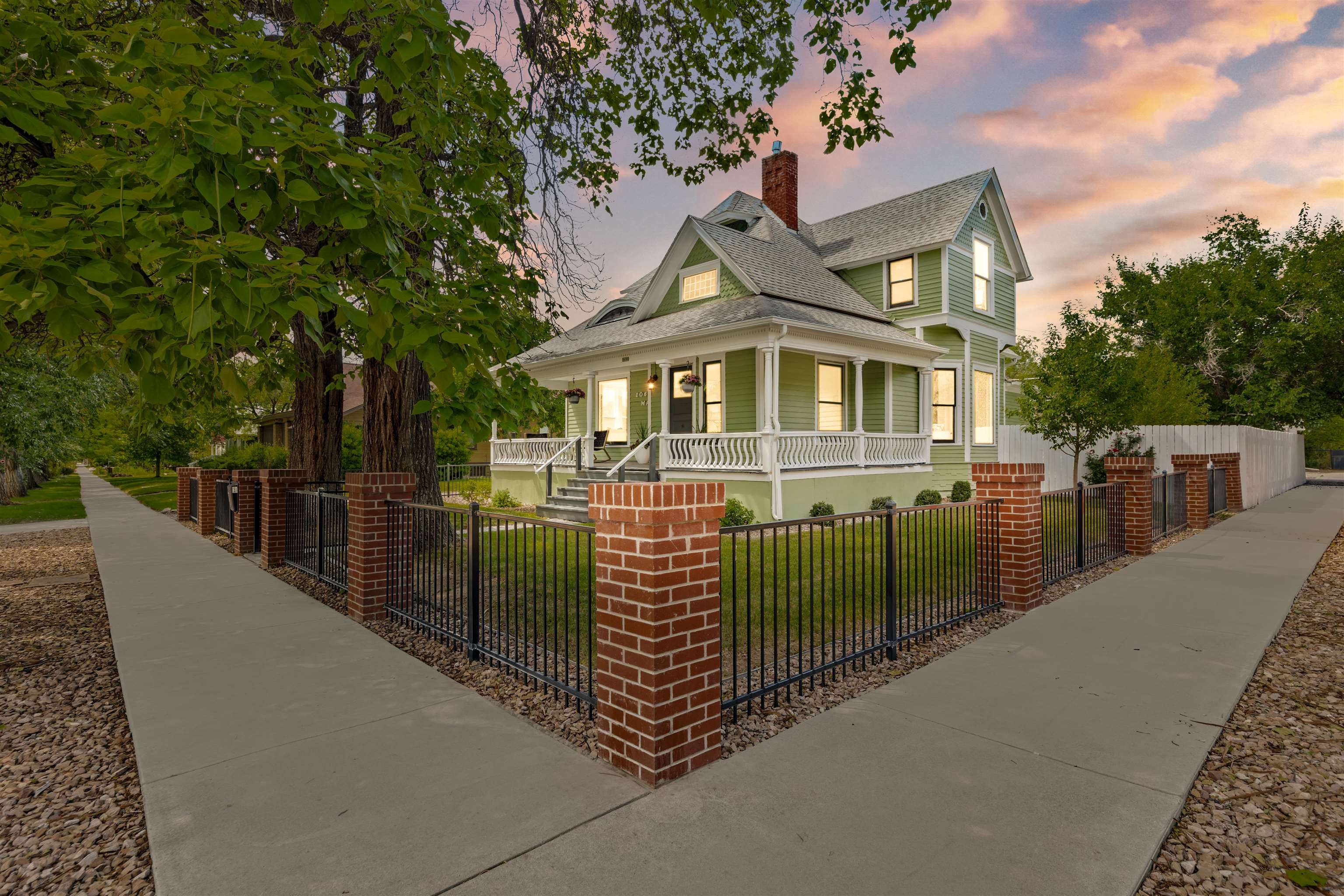 Grand Junction, Colorado, 81501, United States, 2 Bedrooms Bedrooms, ,2 BathroomsBathrooms,Residential,For Sale,1866831