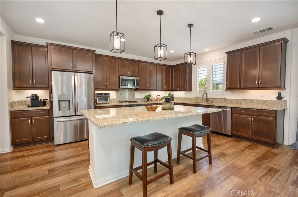 Murrieta, California, 92563, United States, 3 Bedrooms Bedrooms, ,3 BathroomsBathrooms,Residential,For Sale,1927854