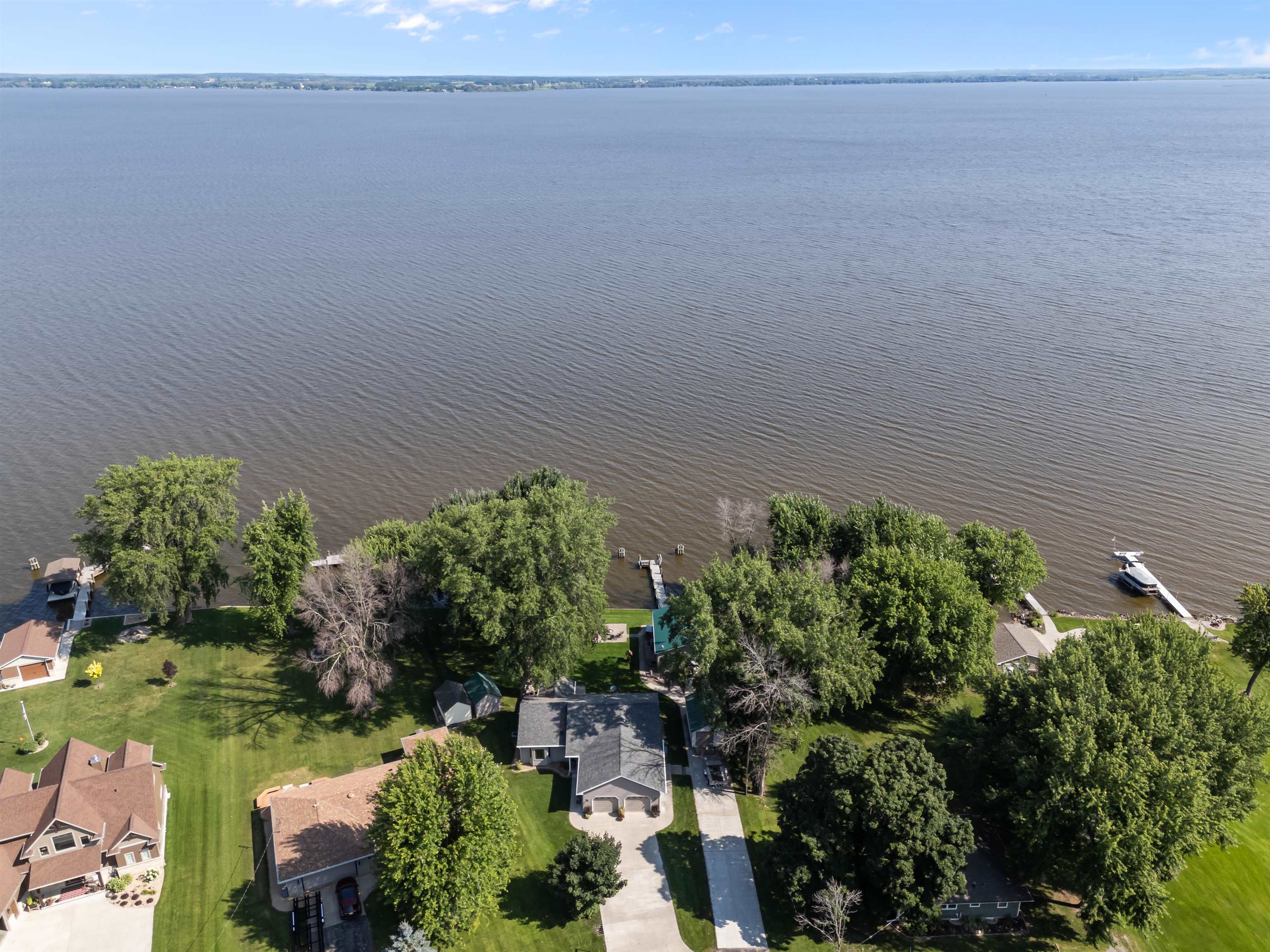 WINNECONNE, Wisconsin, 54986, United States, 2 Bedrooms Bedrooms, ,2 BathroomsBathrooms,Residential,For Sale,1926220