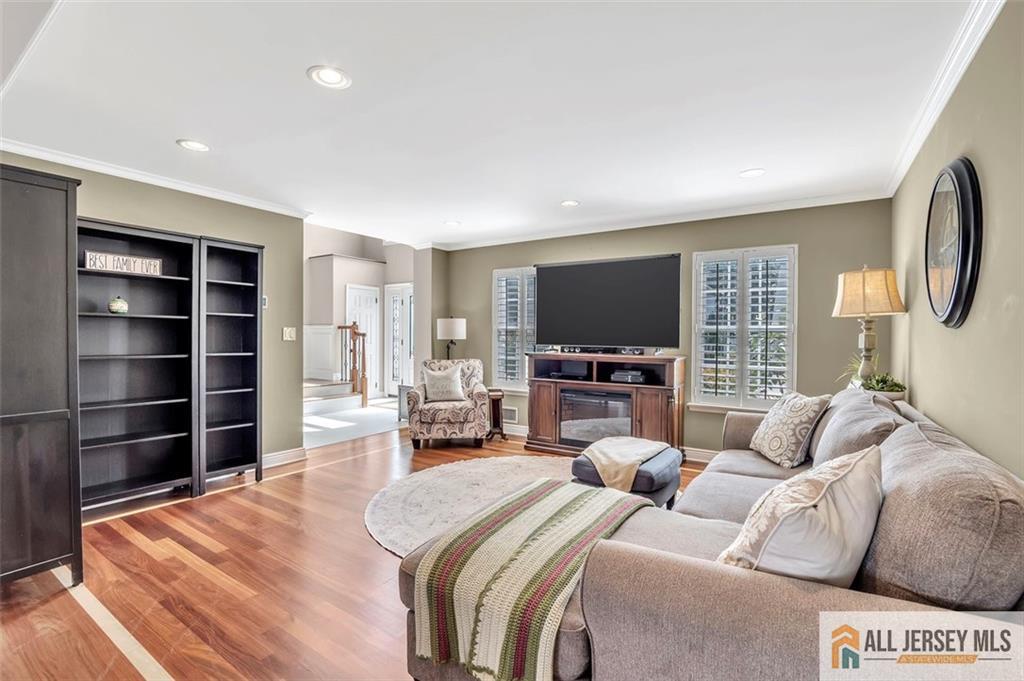 South River, New Jersey, 08882, United States, 4 Bedrooms Bedrooms, ,3 BathroomsBathrooms,Residential,For Sale,1940787