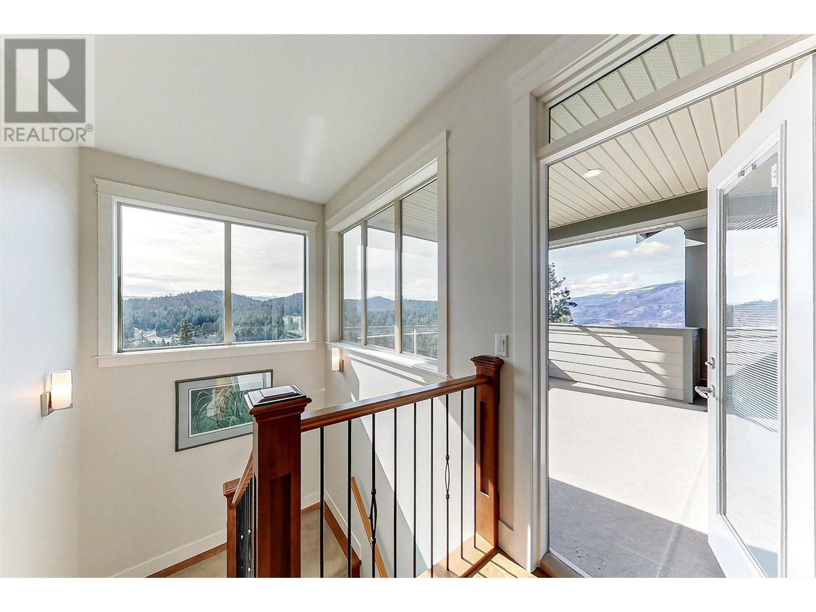 KELOWNA, British Columbia, V1V 2R1, CA, 4 Bedrooms Bedrooms, ,3 BathroomsBathrooms,Residential,For Sale,1839022