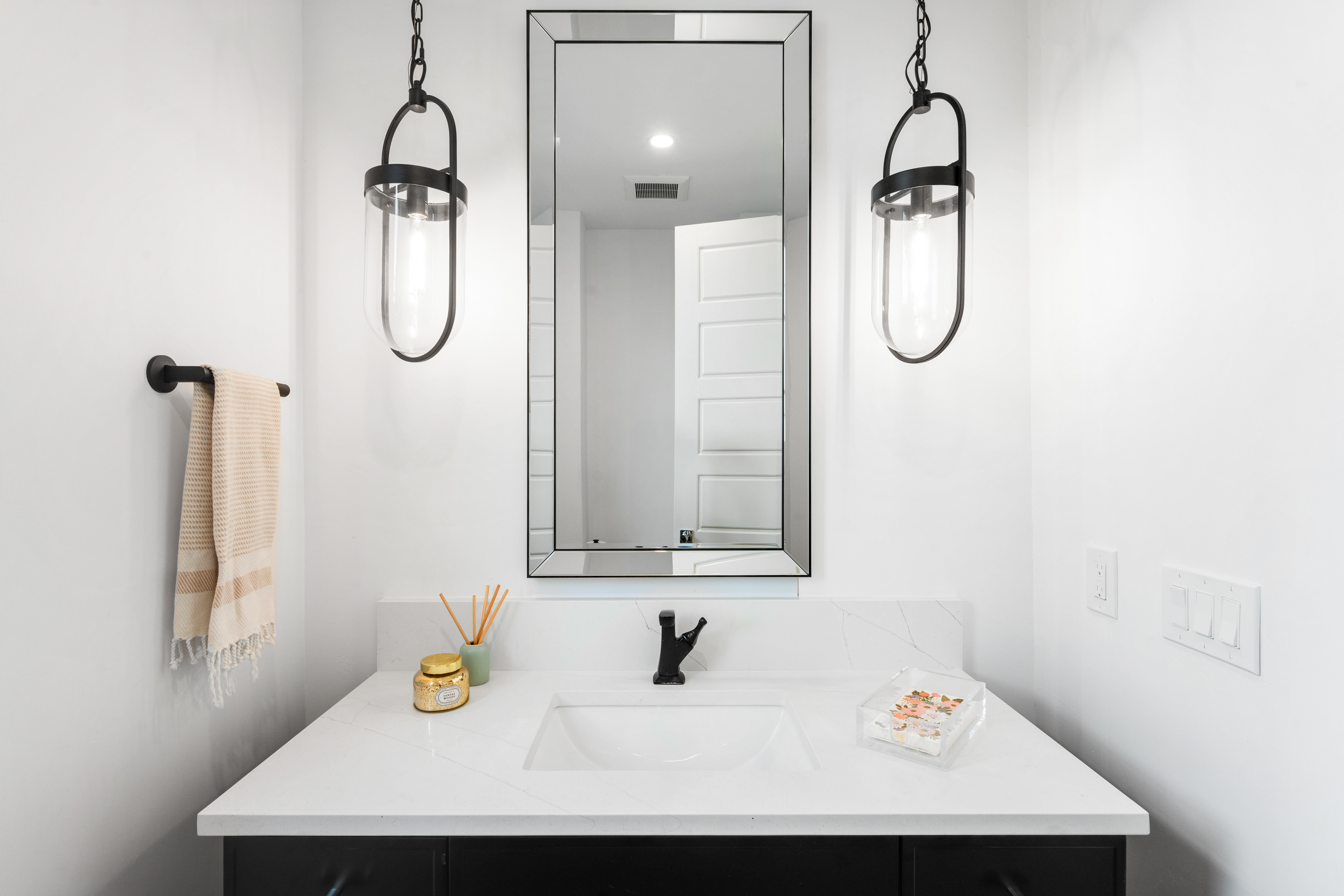  2697 S Clayton Street, Denver, CO, 80210 - 物件實景