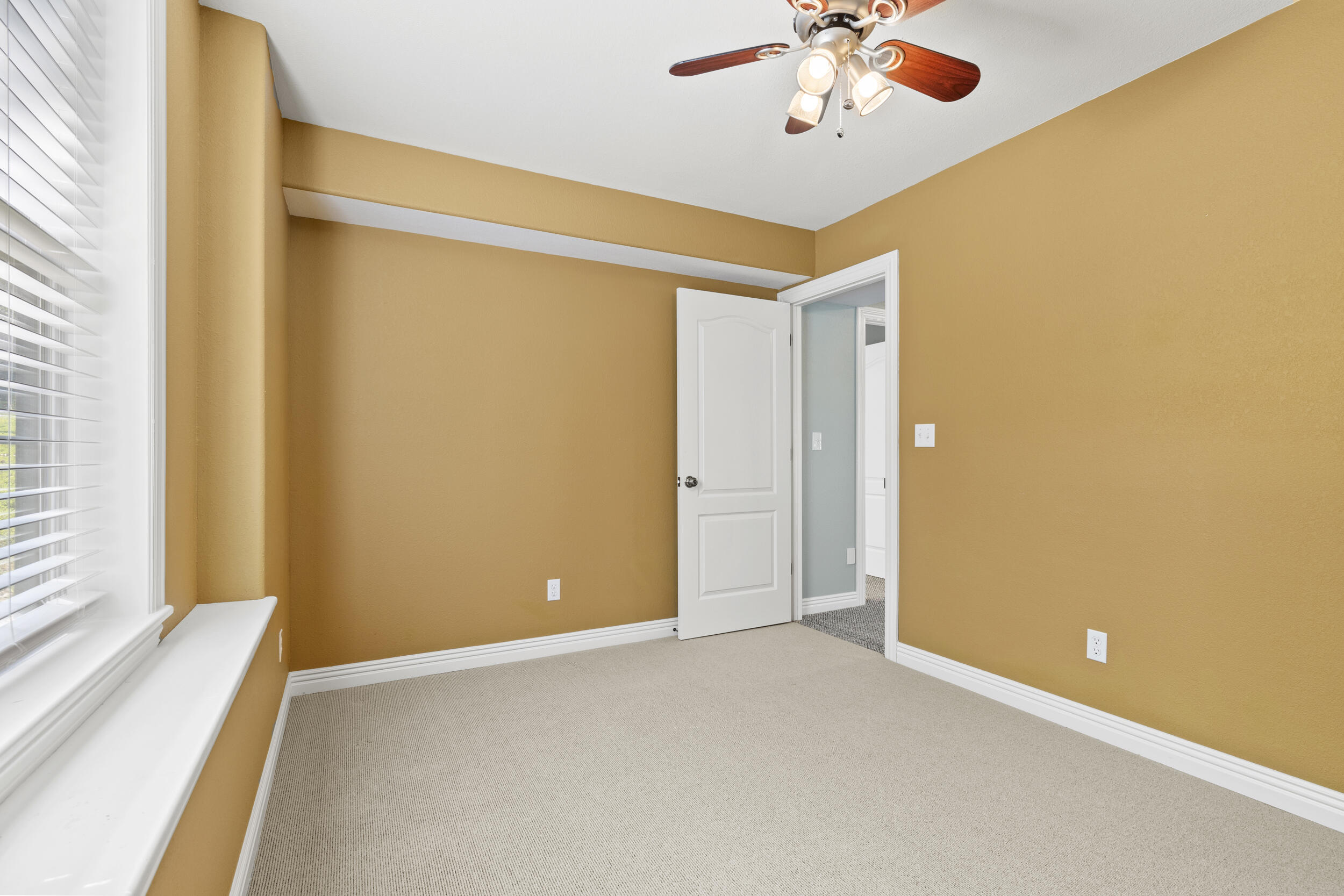 Kimberling City, Missouri, 65686, United States, 5 Bedrooms Bedrooms, ,4 BathroomsBathrooms,Residential,For Sale,1883483