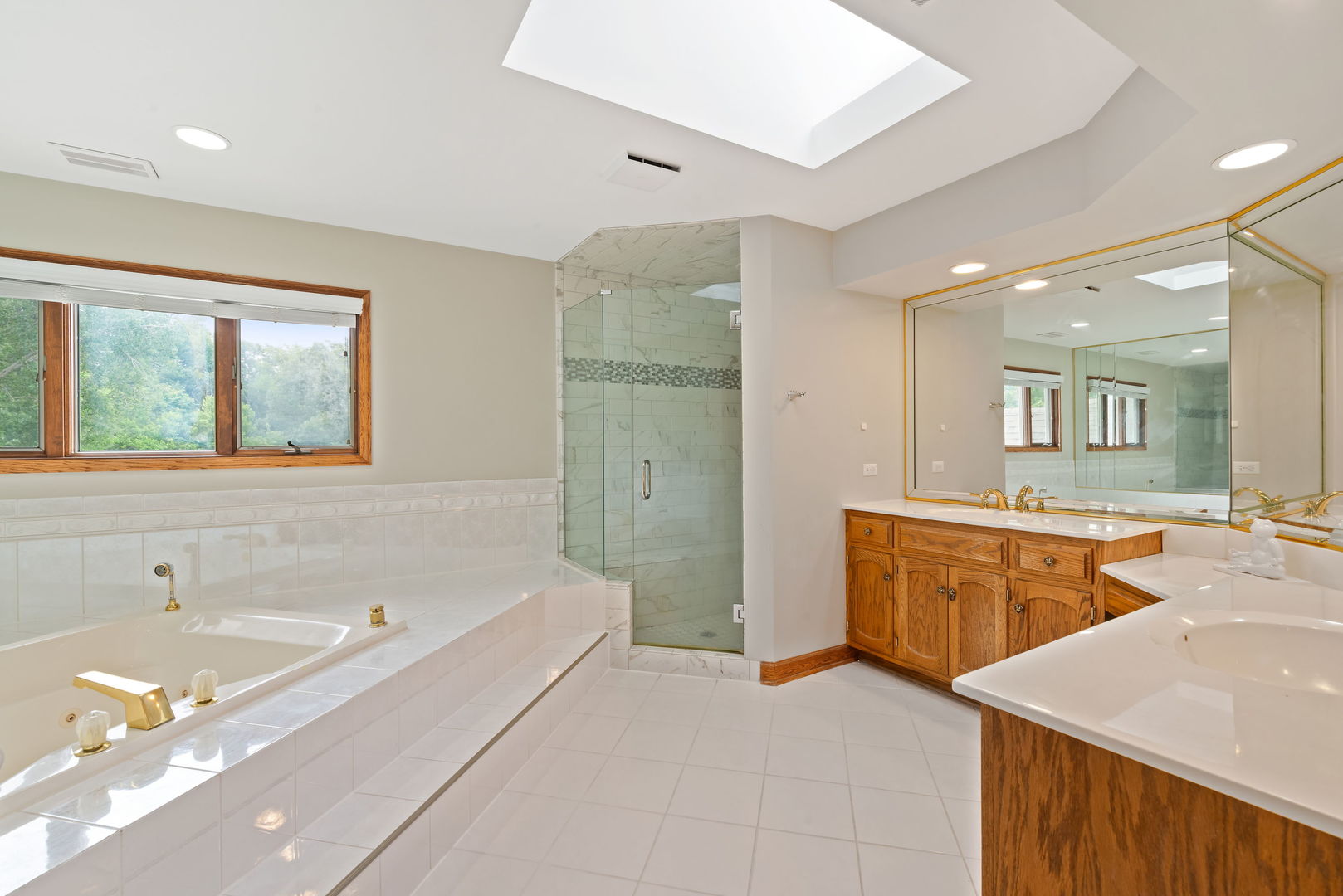 Homer Glen, Illinois, 60491, United States, 4 Bedrooms Bedrooms, ,3 BathroomsBathrooms,Residential,For Sale,1867441
