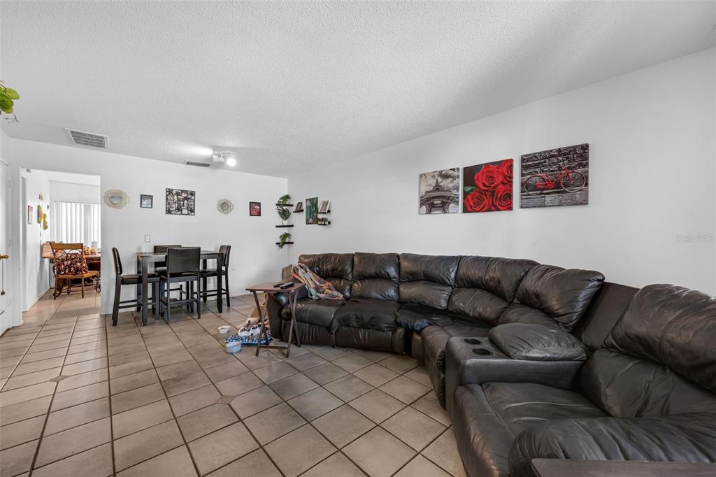 Orlando, Florida, 32825, United States, 4 Bedrooms Bedrooms, ,Residential,For Sale,1957185