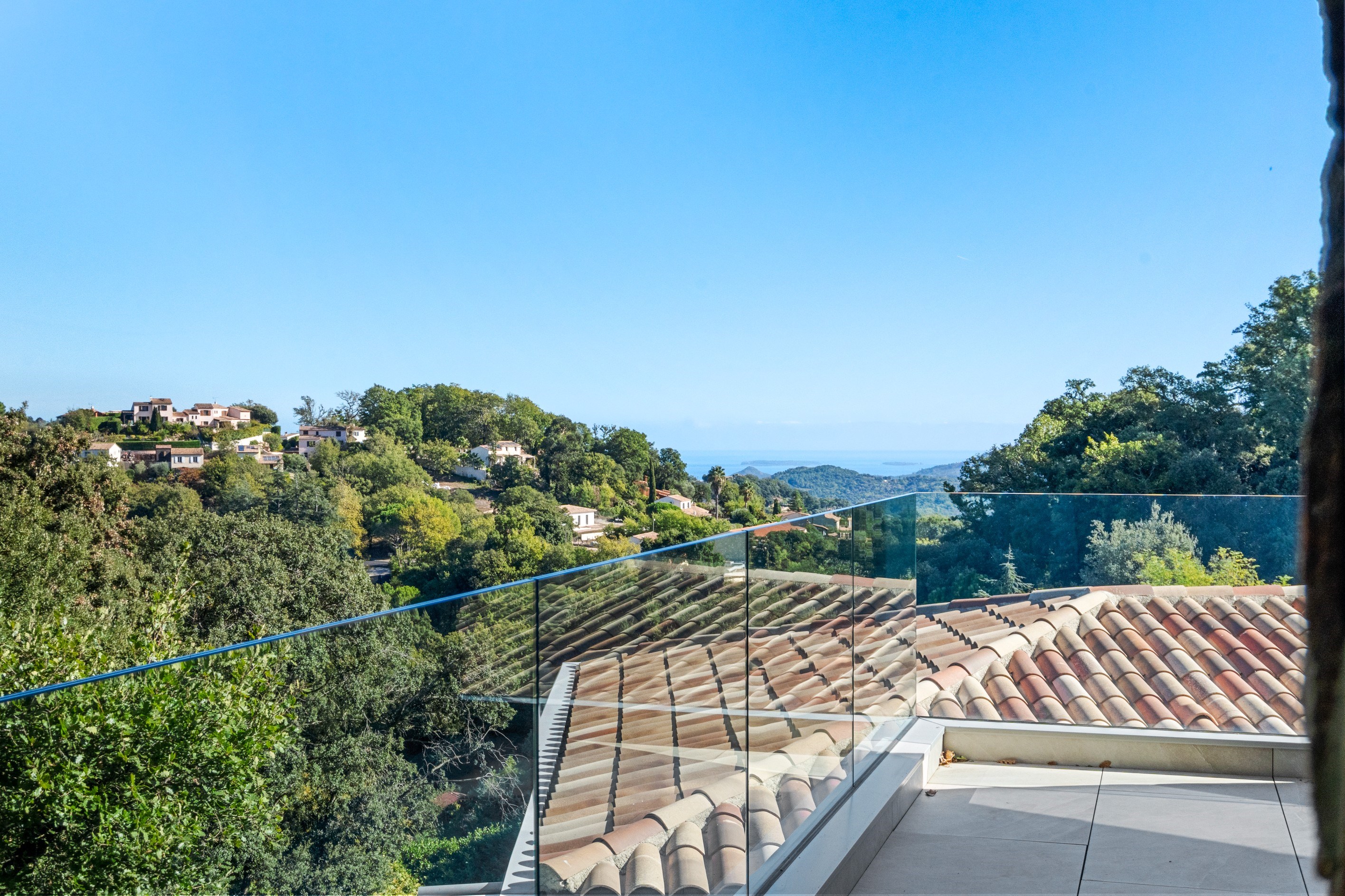  Exceptional apartment with sea view in Les Adrets-de-l’Estérel Côte d’Azur - 物件實景