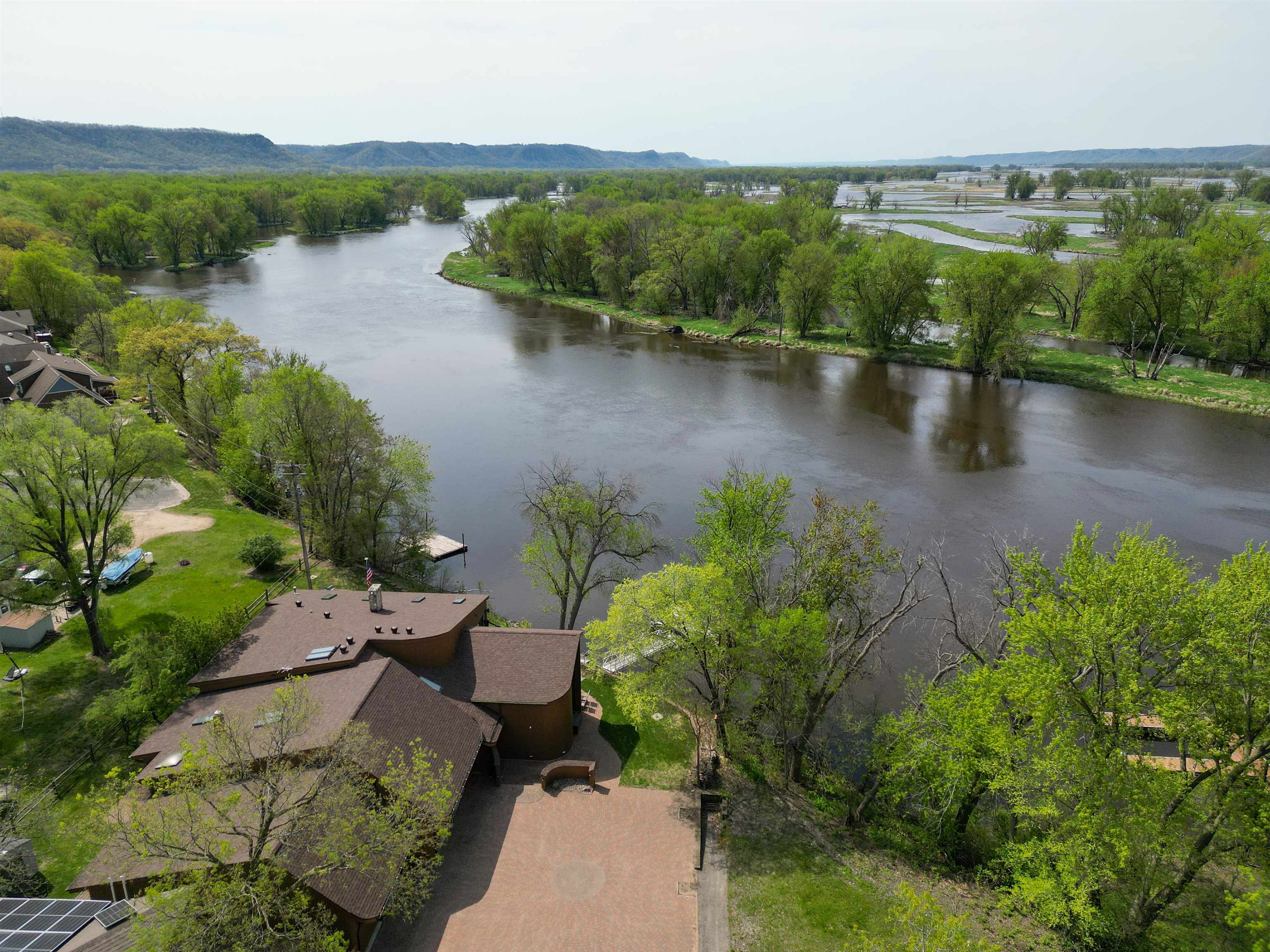 La Crosse, Wisconsin, 54601, United States, 4 Bedrooms Bedrooms, ,5 BathroomsBathrooms,Residential,For Sale,2049360