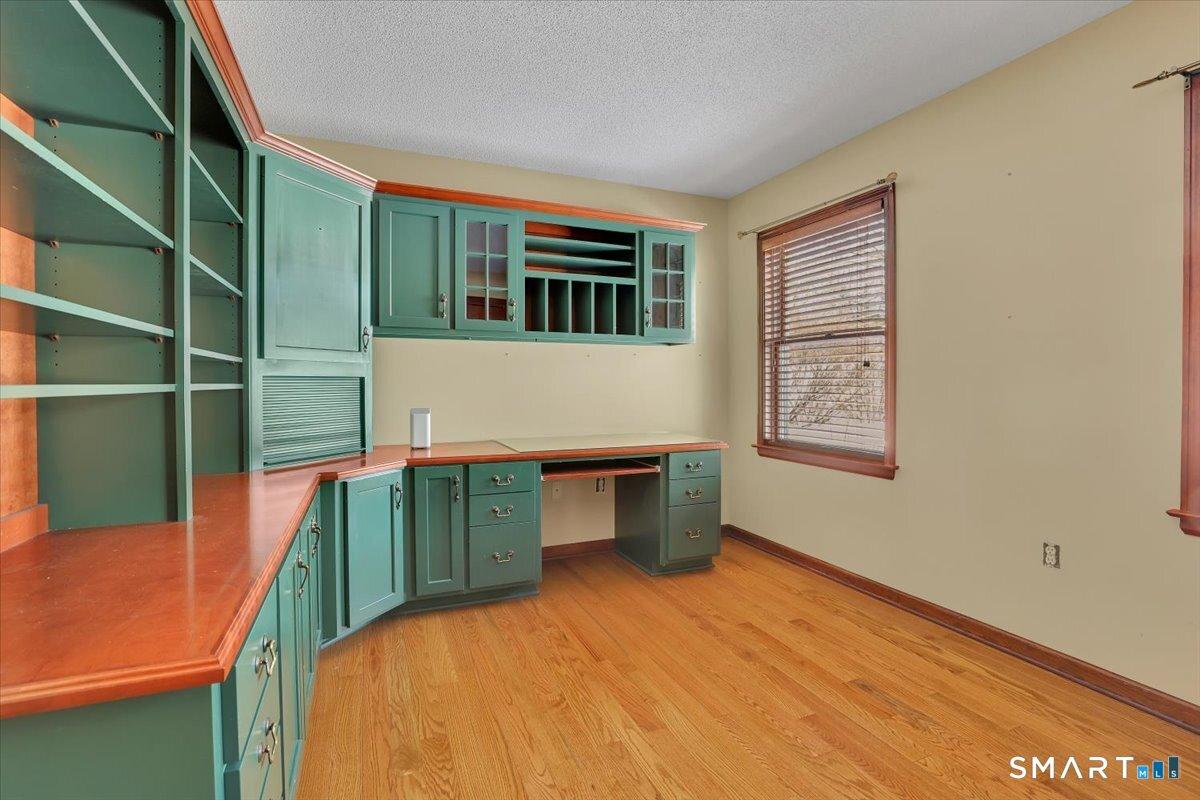 Southington, Connecticut, 06489, United States, 4 Bedrooms Bedrooms, ,3 BathroomsBathrooms,Residential,For Sale,2013788