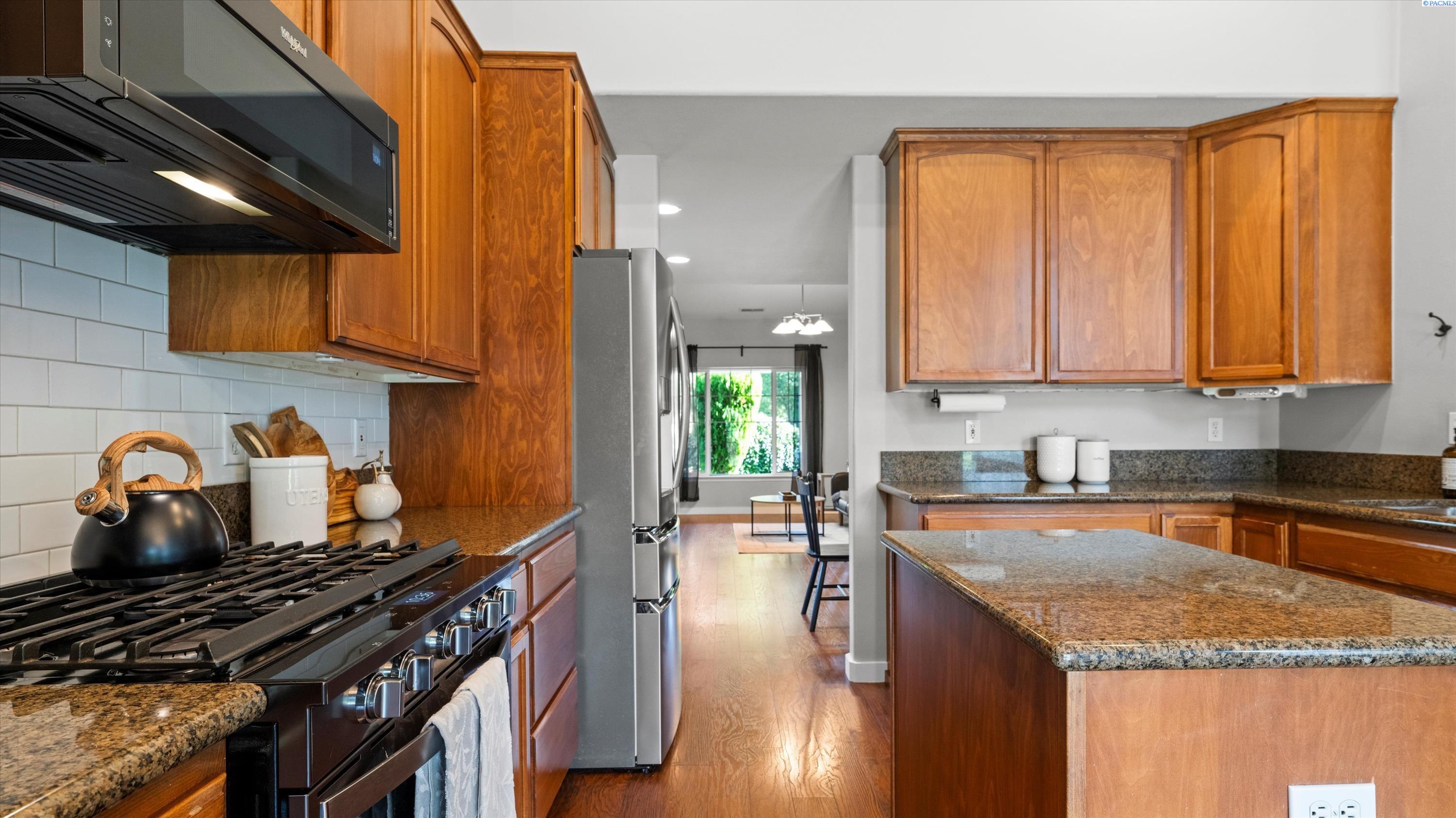 Pasco, Washington, 99301, United States, 4 Bedrooms Bedrooms, ,2 BathroomsBathrooms,Residential,For Sale,1956772