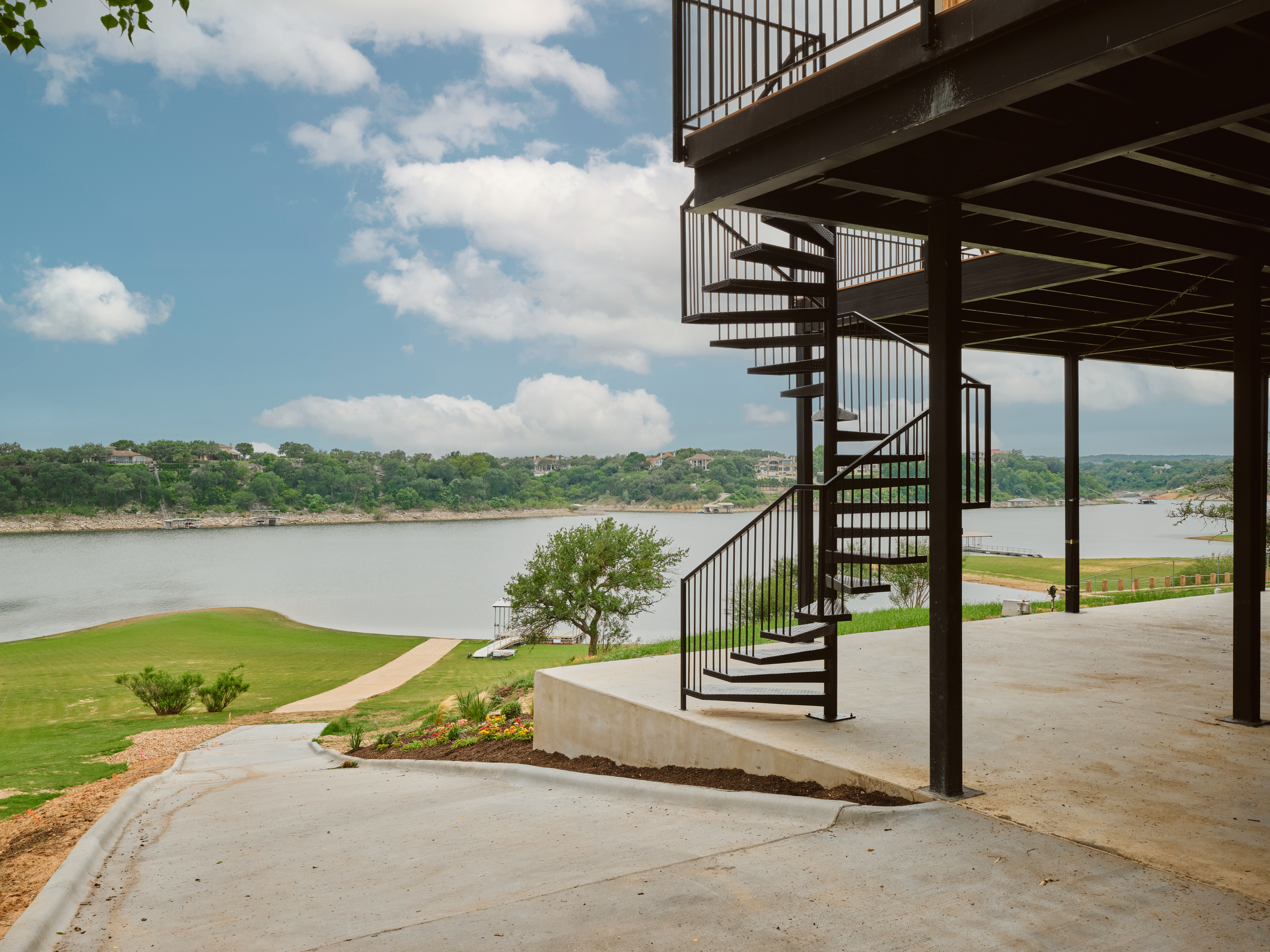  Architectural Elegance Meets Lakeside Living  25623 Singleton Dr, Marble Falls - 物件實景